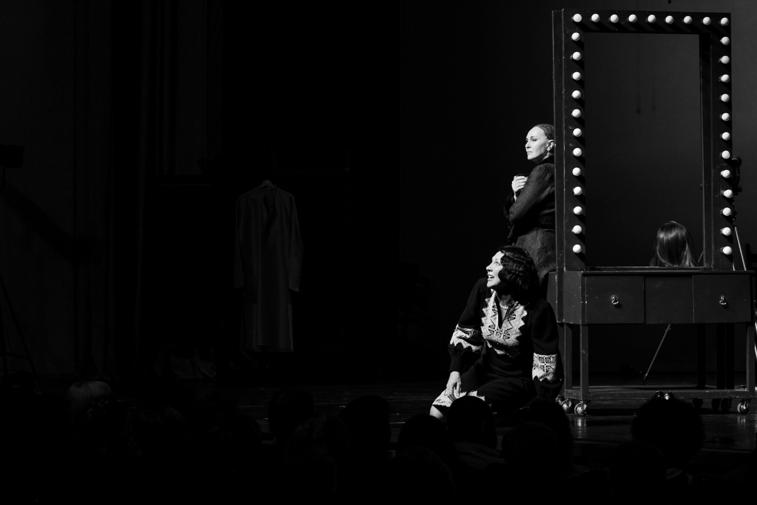 «Вражда», Елена Яковлева, Татьяна Лютаева. Режиссер Владимир Панков. Фоторепортаж. Театральная фотосъёмка