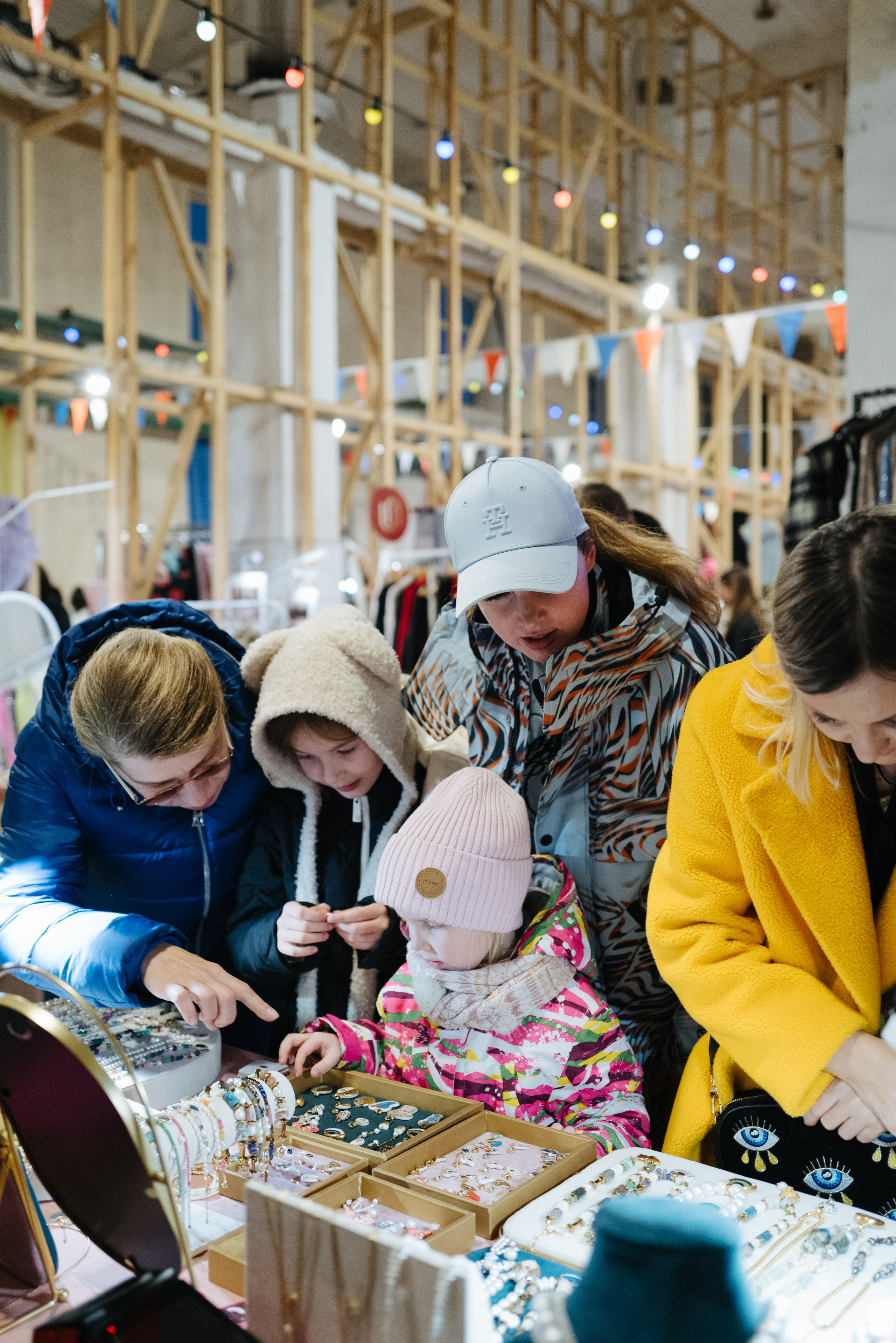 16 ноября 2024 в пространстве «Кристалл» / фото Валерий Белобеев. Фотоотчеты «Ламбада-маркета»