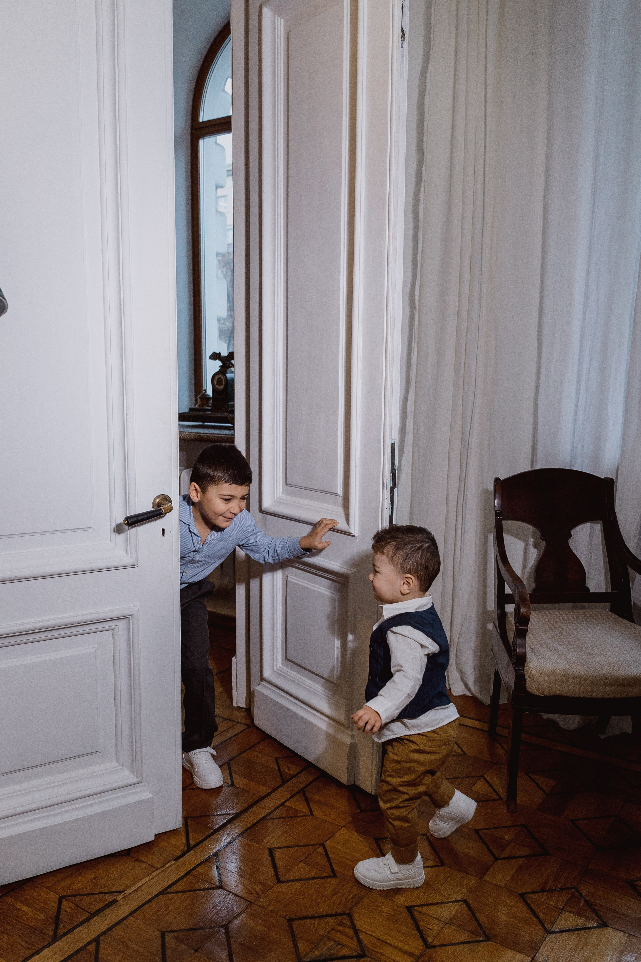 Роза и ребята. Фотограф Харитонова Наталья