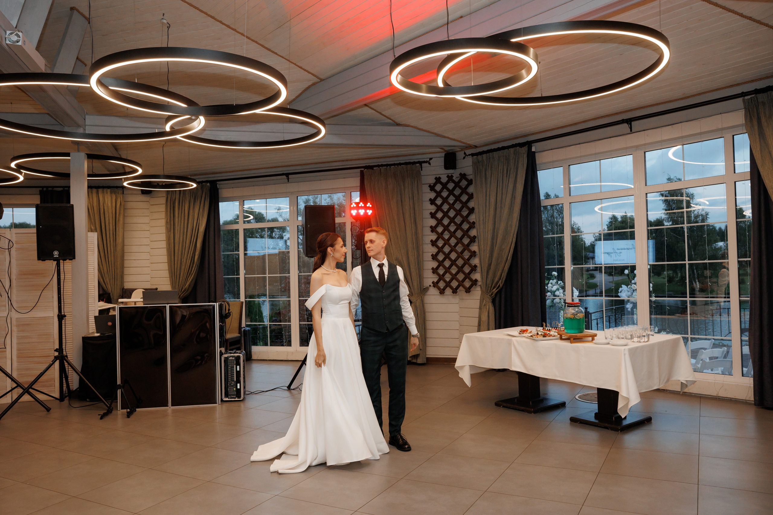 Регистрация в отеле Fish Point, ЗАГС Бутово, прогулка в Остафьево. Свадебный и репортажный фотограф (Москва, Королев и другие)