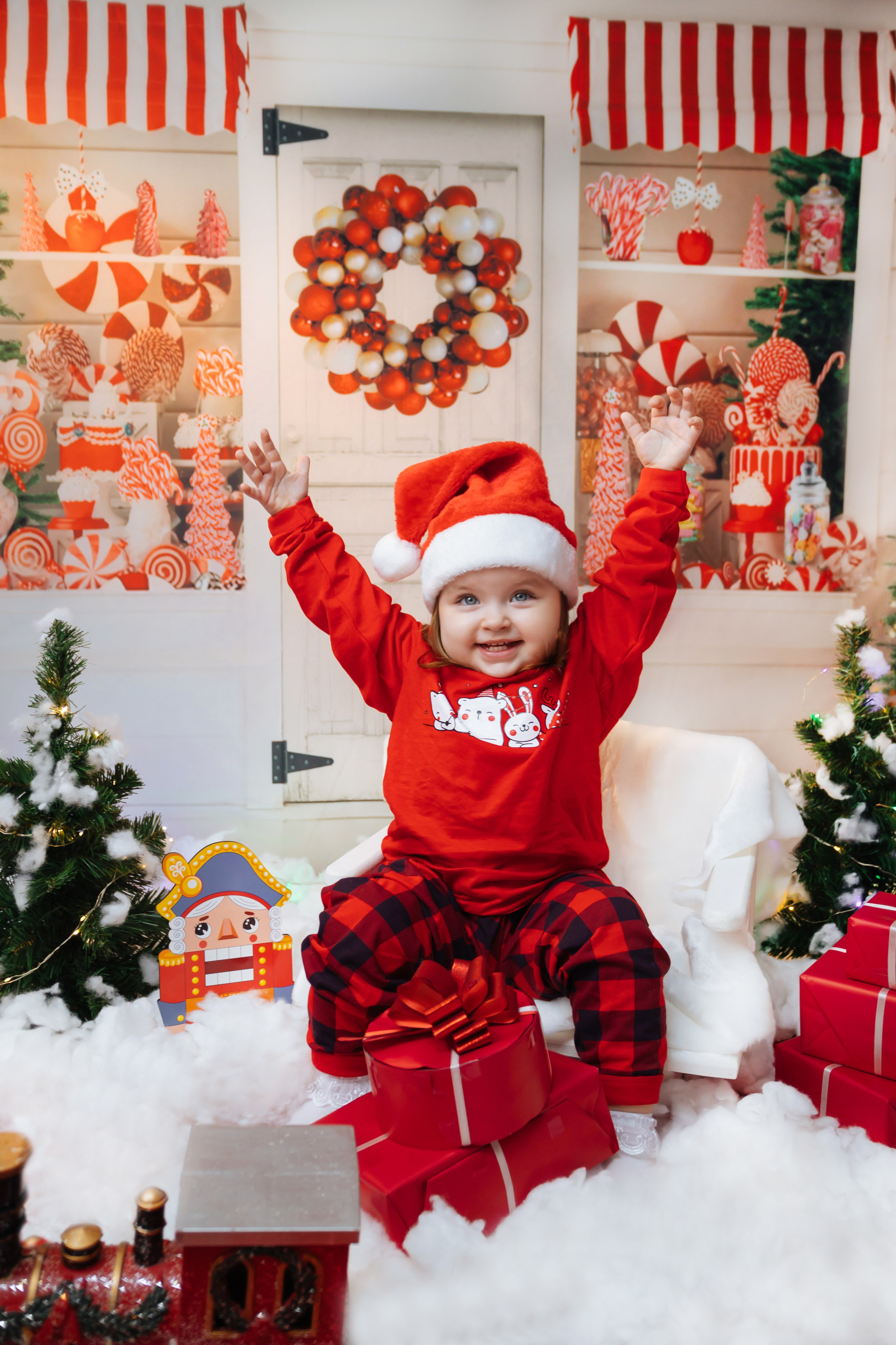 Новогодняя фотосессия — красная фотолокация. Фотограф новорожденных Химки, Красногорск, Мытищи и Москва Елена Третьяк