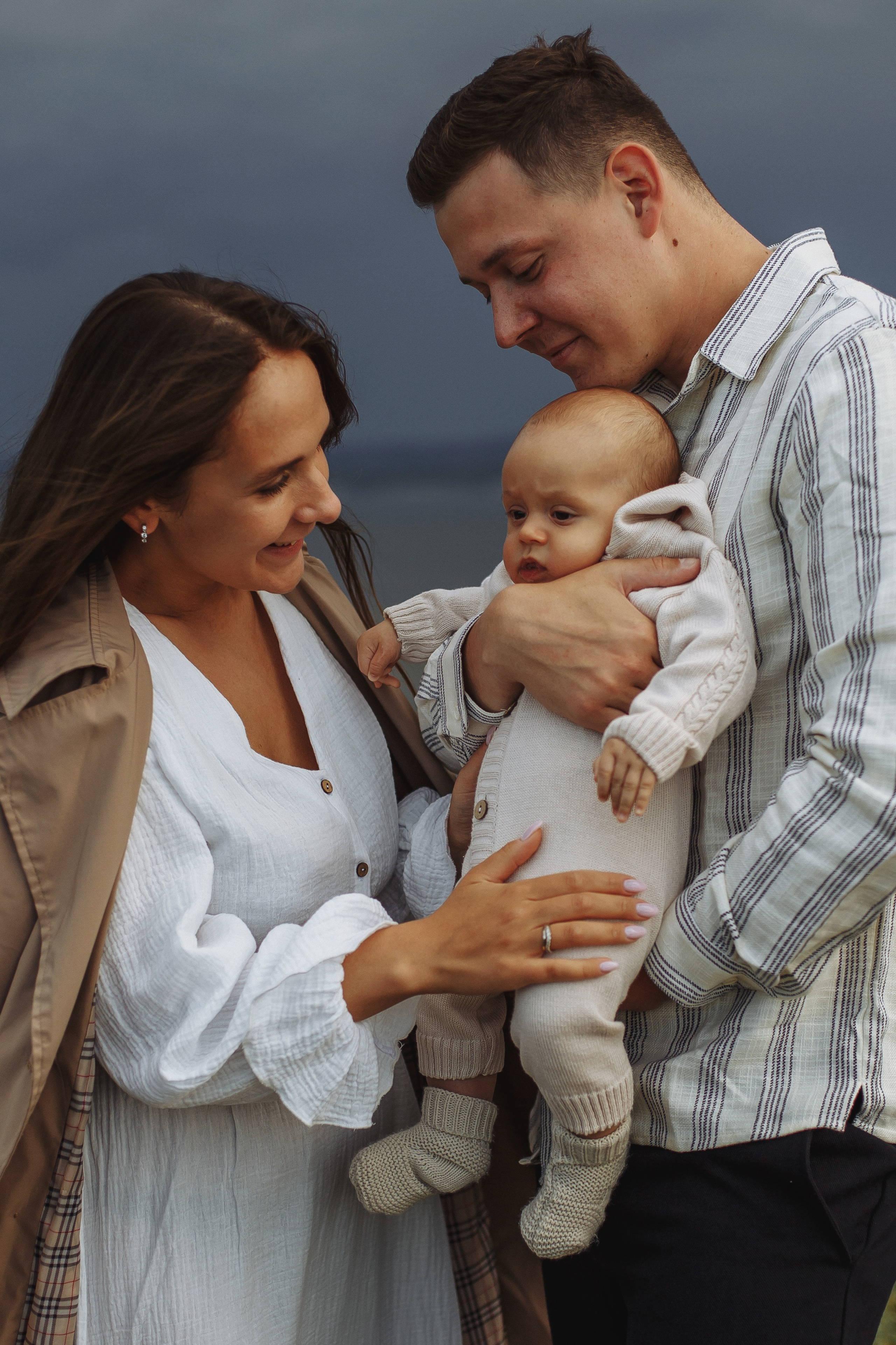 Теплая семейная фотосессия во время грозы. Семейный и свадебный фотограф в Саратове Катерина Оленская