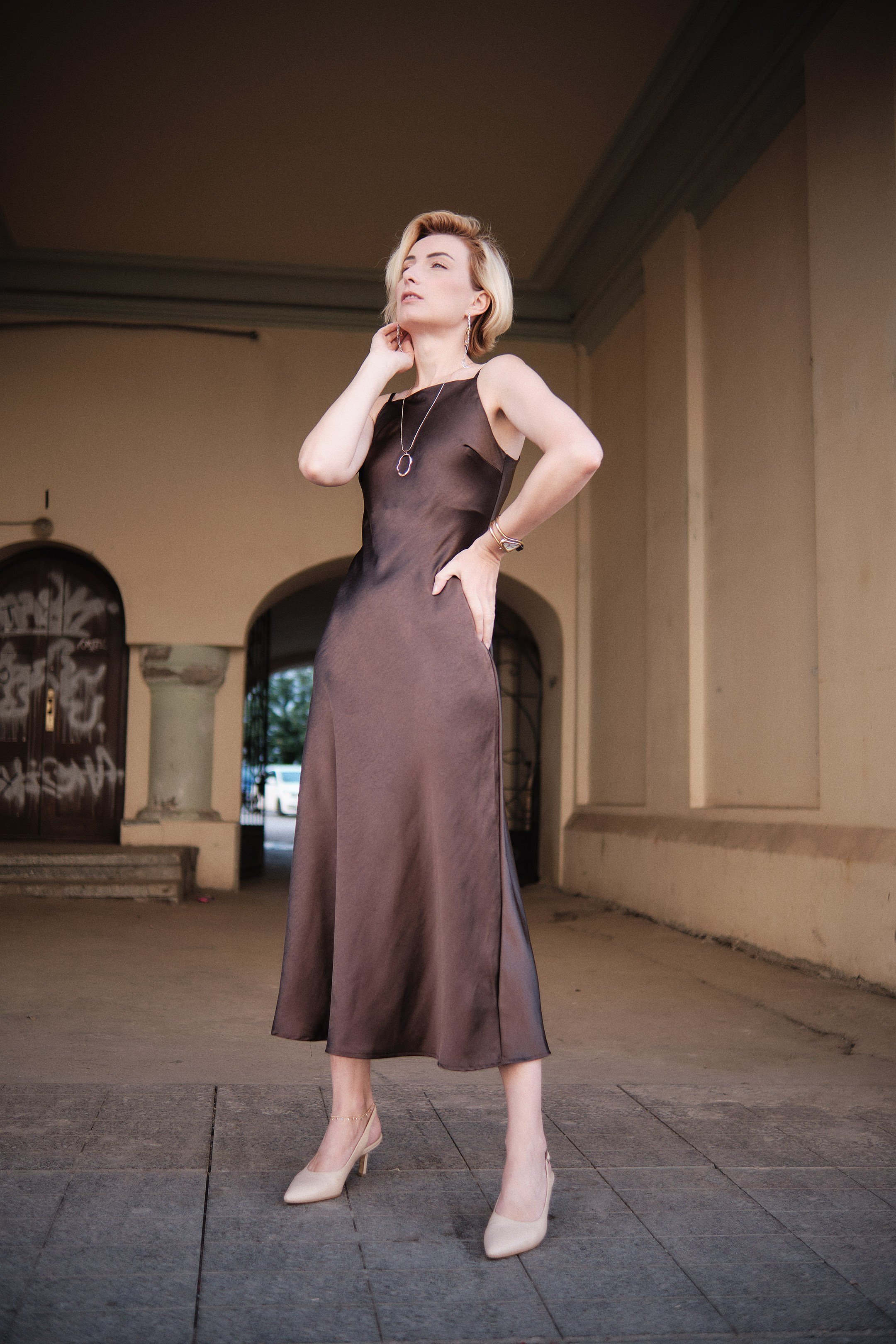 Женщина на городской улице. Фотосессия в Самаре