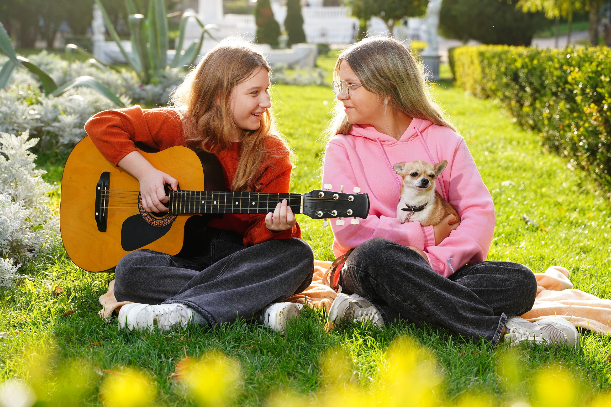 Парк Горького 6 класс. MEMENTO.Выпускные альбомы, школьные, юбилейные и другие книги. Ростов-на-Дону