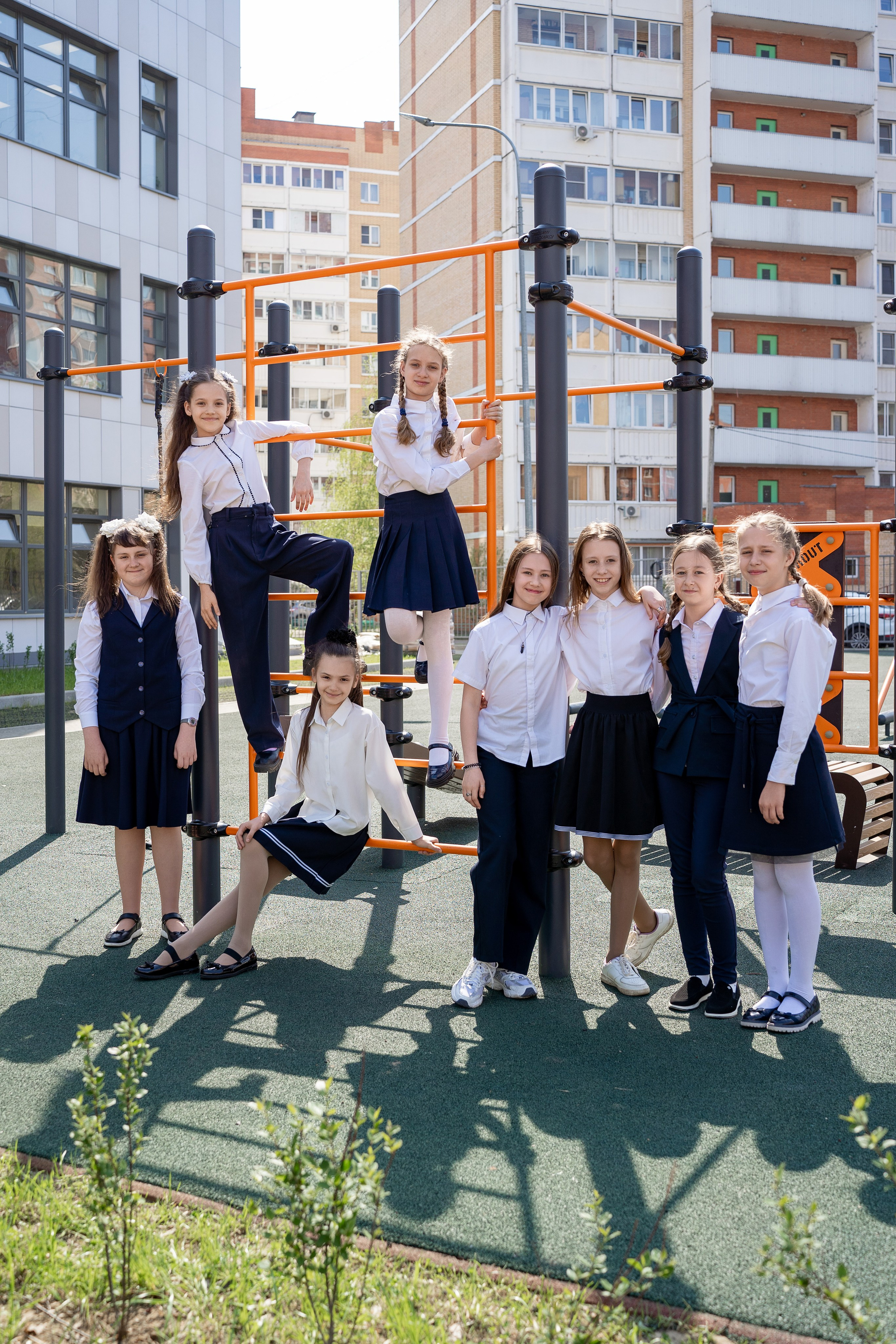 Прогулки в школьном дворе. Фотограф Казакова Анастасия