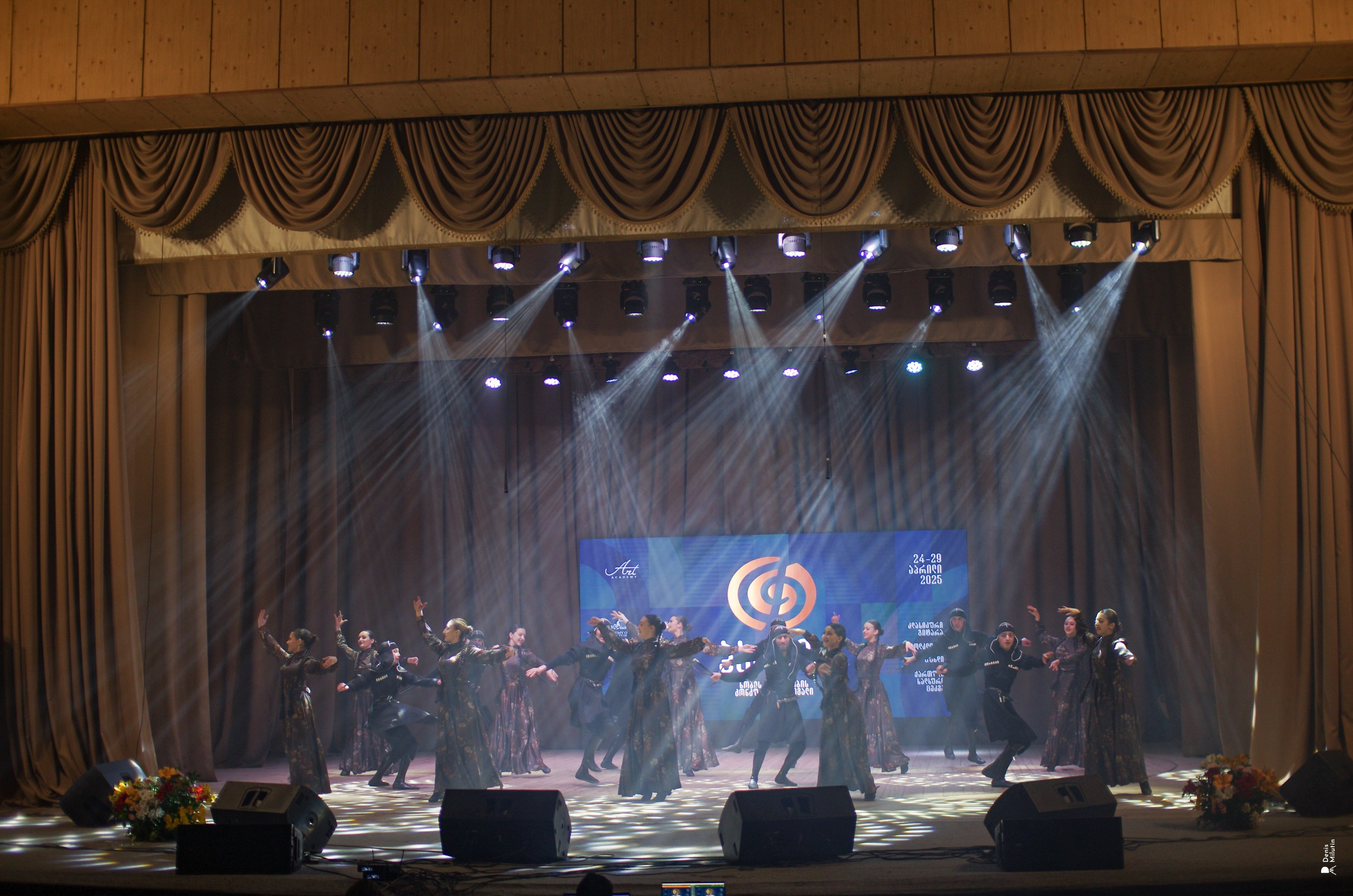 Танцы в Хоби. Портретный фотограф Денис Милютин