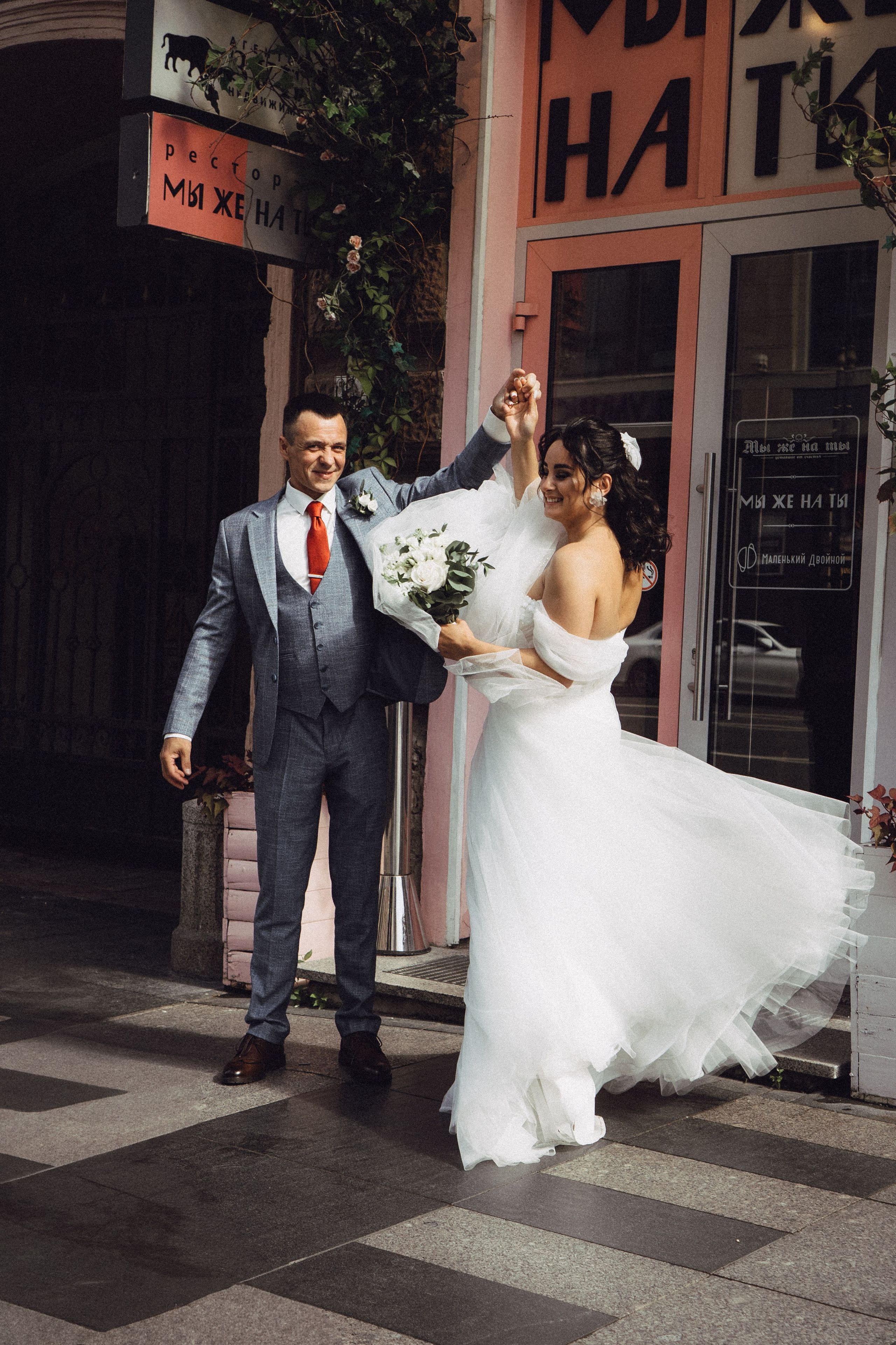 СВАДЕБНАЯ ПРОГУЛКА РЕСТОРАН МЫ ЖЕ НА ТЫ И ФОТОСЕССИИЯ С АВТОМОБИЛЕМ. Профессиональный фотограф, Санкт-Петербург — Виктория Богомолова
