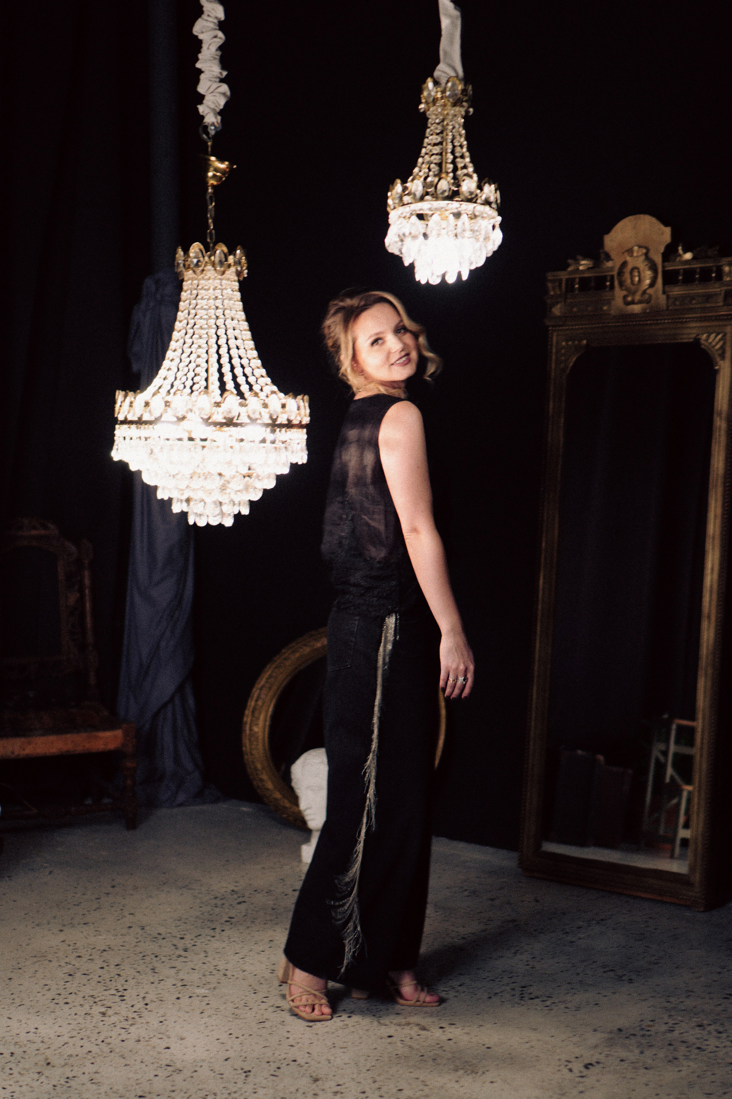 НОВОГОДНЯЯ ФОТОСЕСИИЯ В СТУДИИ ДЛЯ ДЕВУШКИ И ПРОГУЛКА ПО ЧЕРНЫШЕВСКОЙ. Профессиональный фотограф, Санкт-Петербург — Виктория Богомолова