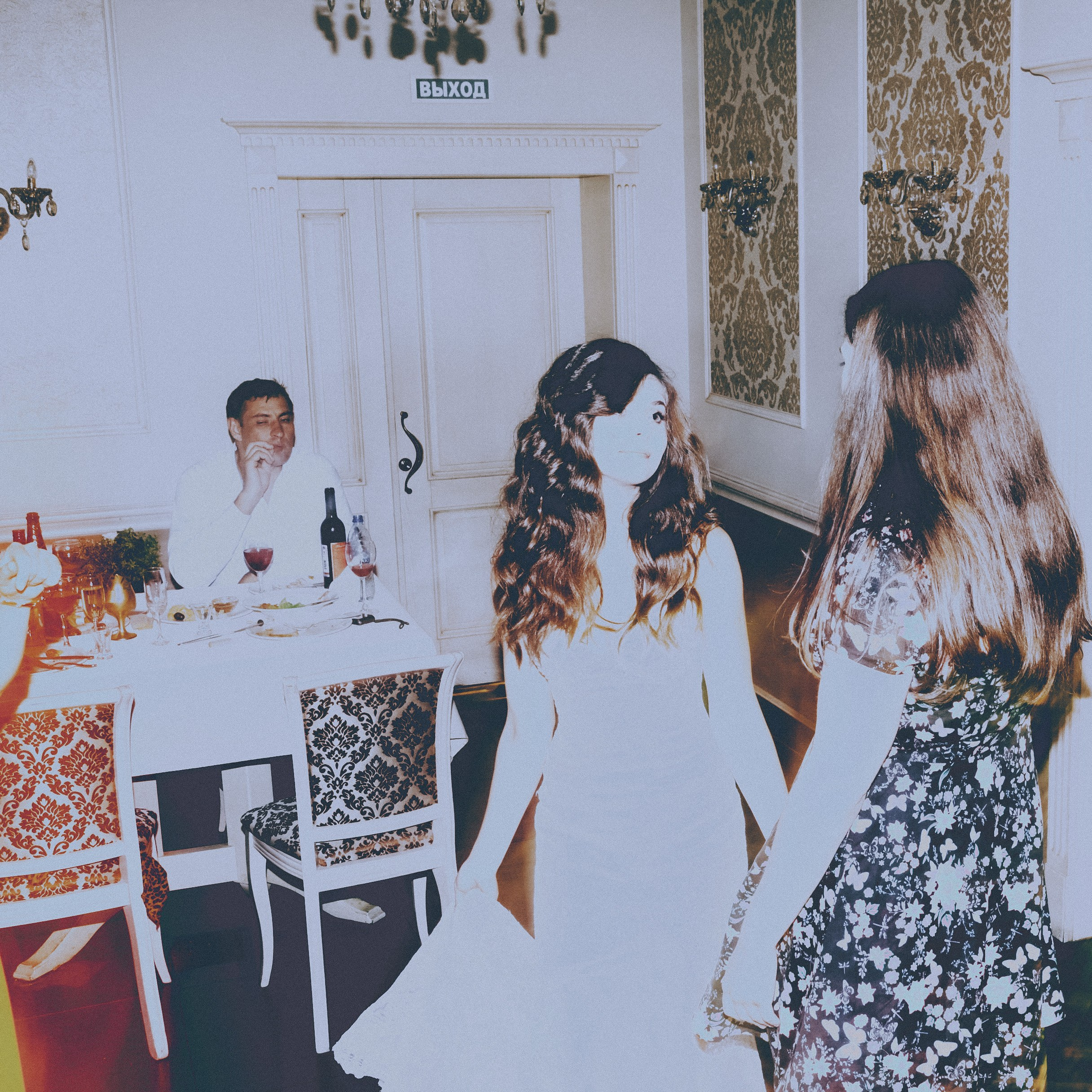 Солнце, яблоки и лодка. Фотограф Серафим Крюков