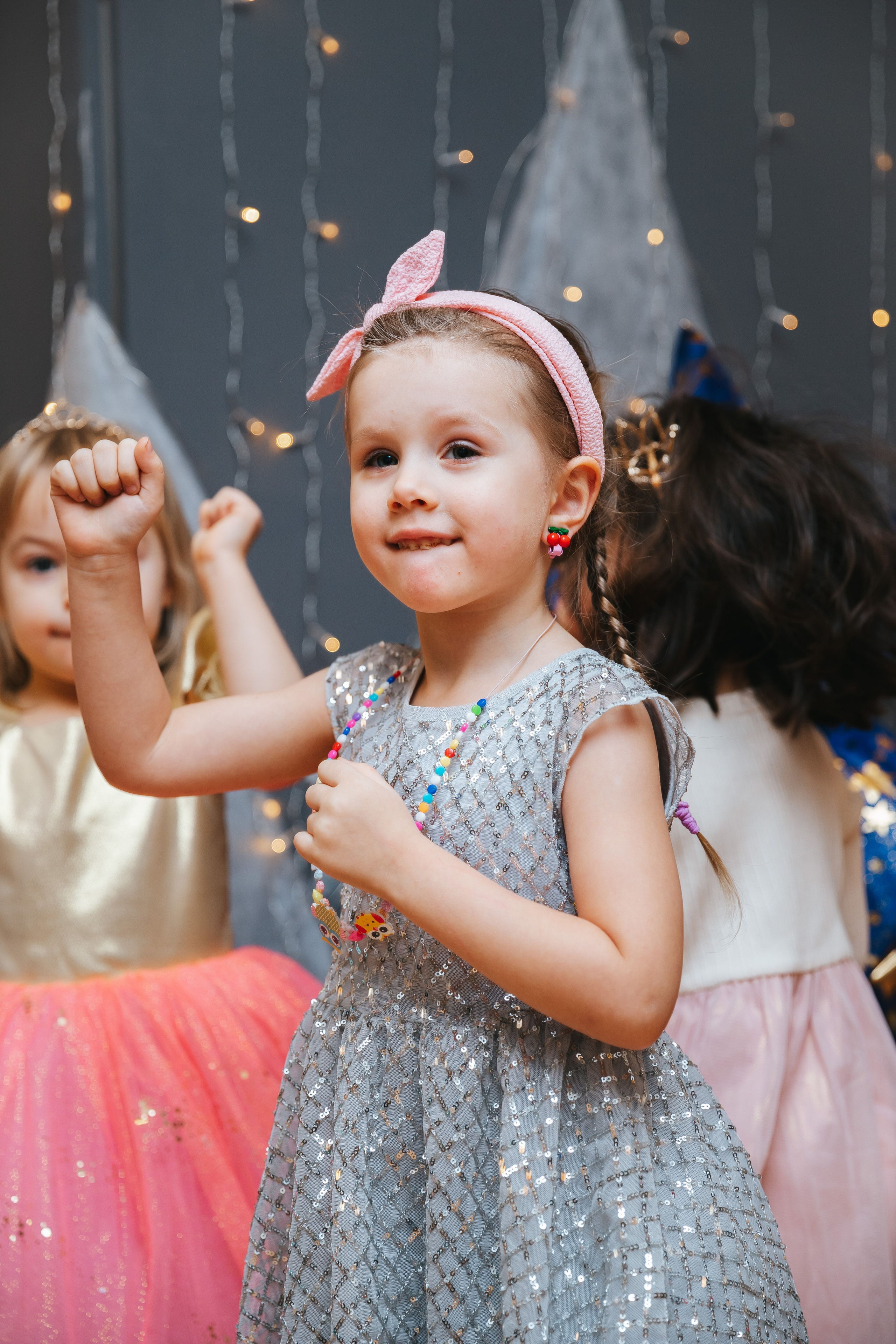 Новогодний утренник в Монтессори-садике. Семейный lifestyle фотограф в Санкт-Петербурге Людмила Пахомова