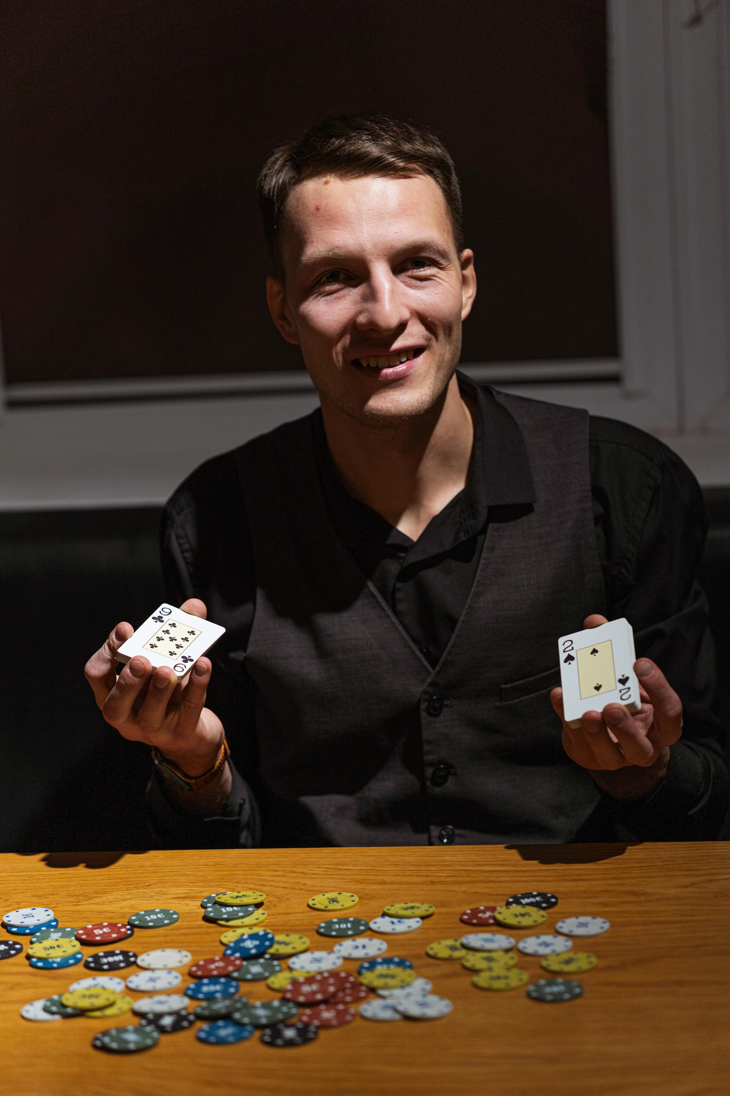 Кирилл и покер. Портретный, репортажный и свадебный фотограф в Екатеринбурге Денис Южаков