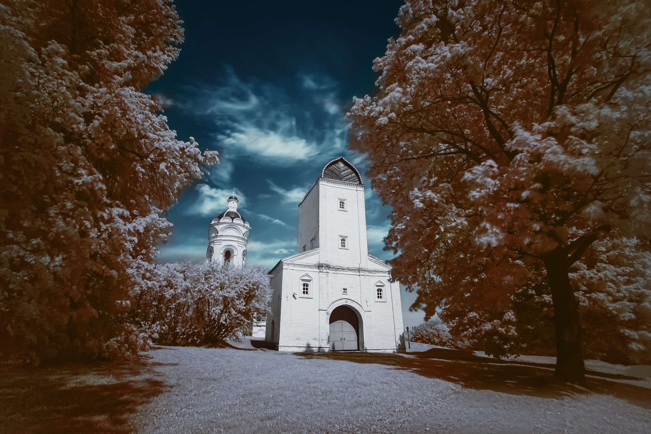 Инфракрасная фотография. Портретный, репортажный и свадебный фотограф в Екатеринбурге Денис Южаков