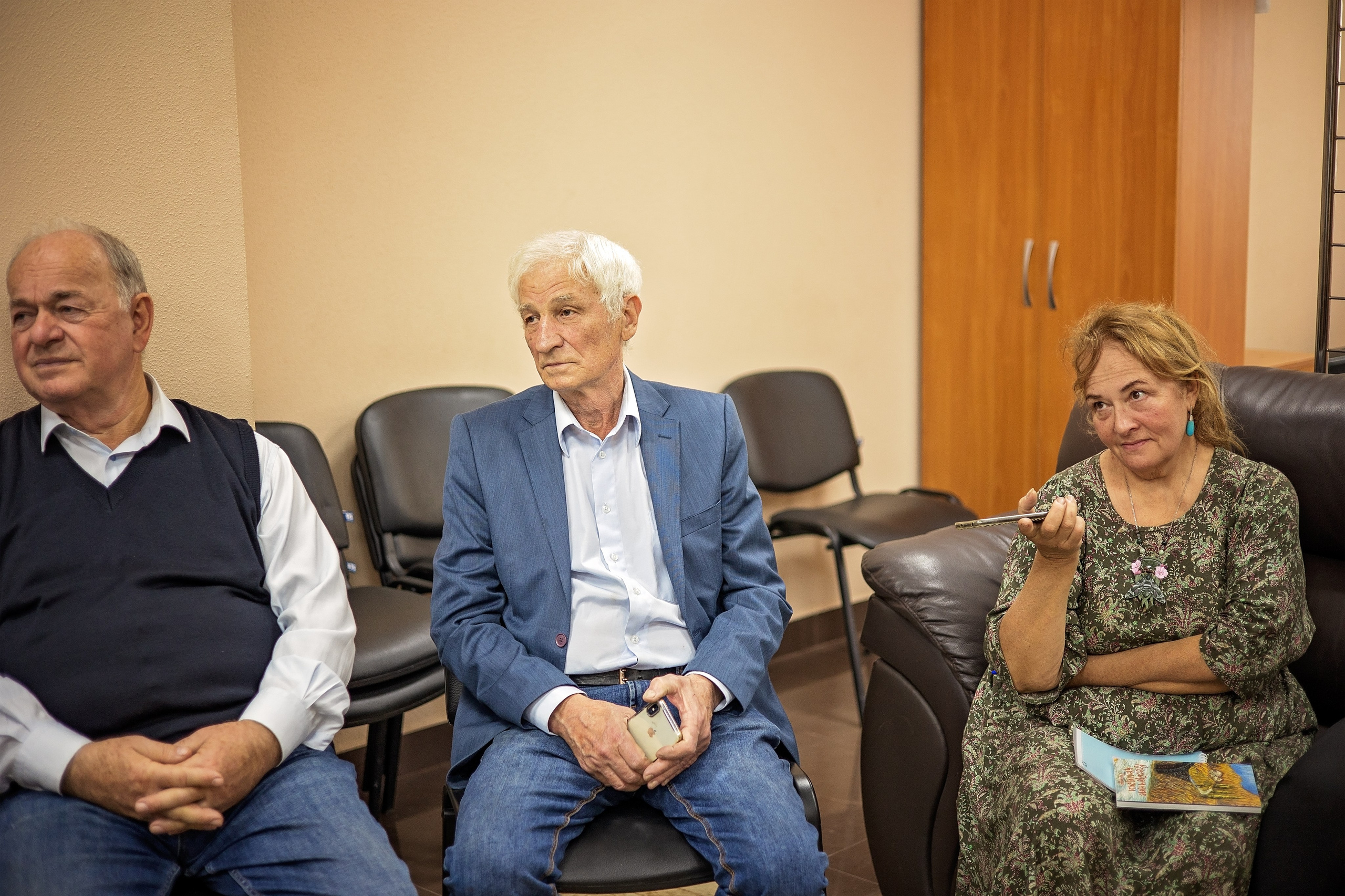 Художник, искусствовед Александр Лозовой. Свадебный и семейный фотограф в Абхазии Эля Цишба