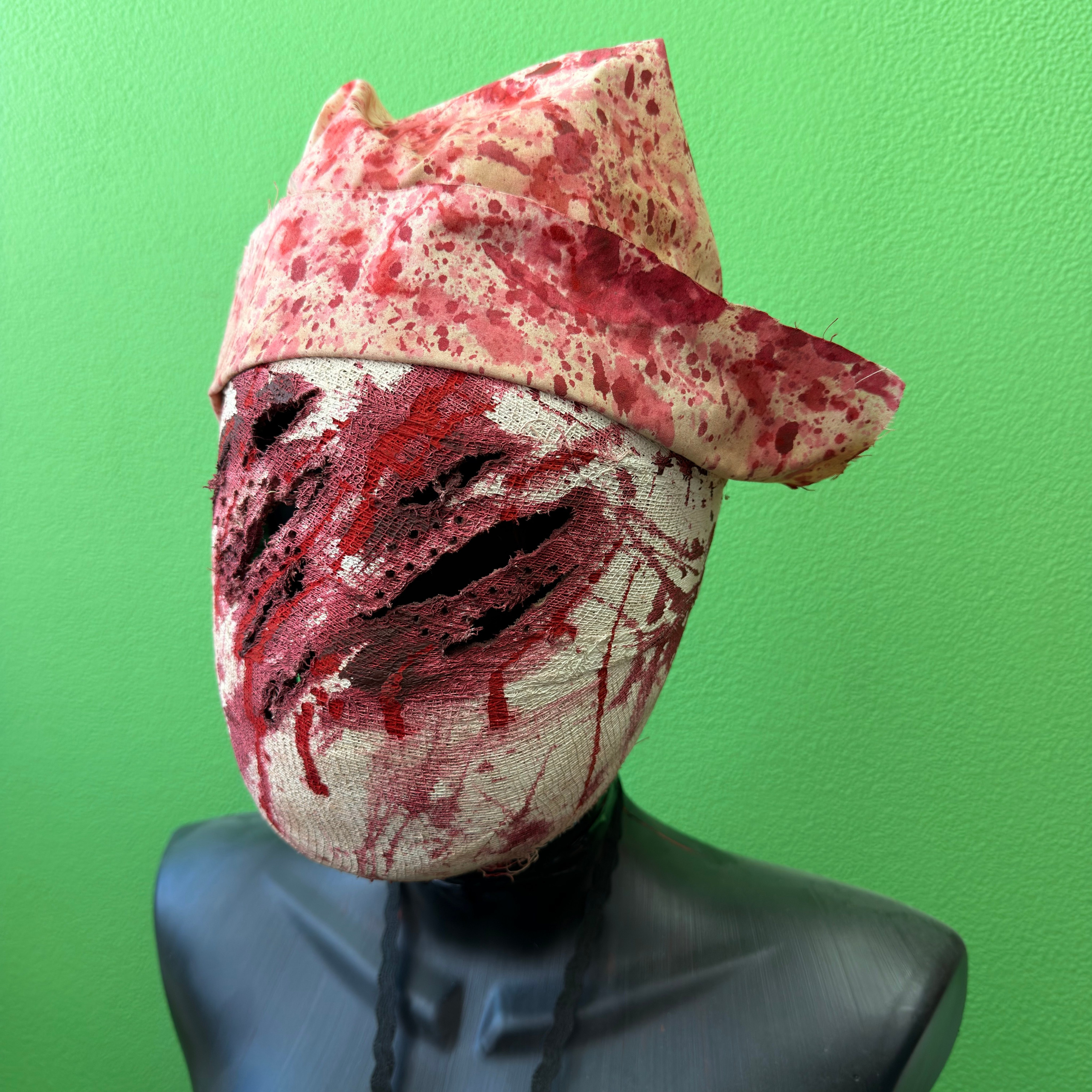 Маски в аренду. Аренда костюмов, платьев и реквизита для фотосессий на Камчатке