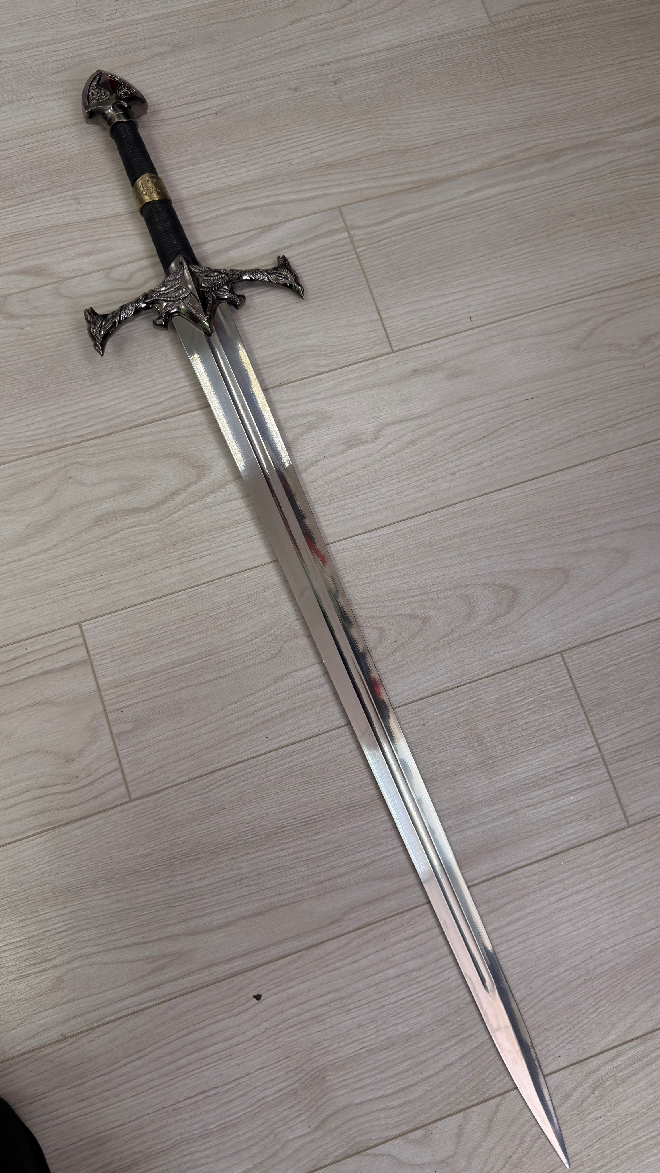 Оружейная в аренду. Аренда костюмов, платьев и реквизита для фотосессий на Камчатке