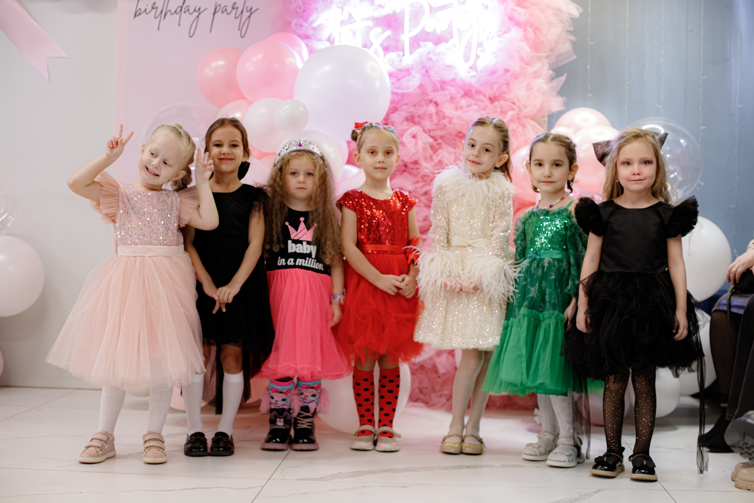 ASIA'S BIRTHDAY PARTY. Photokarish