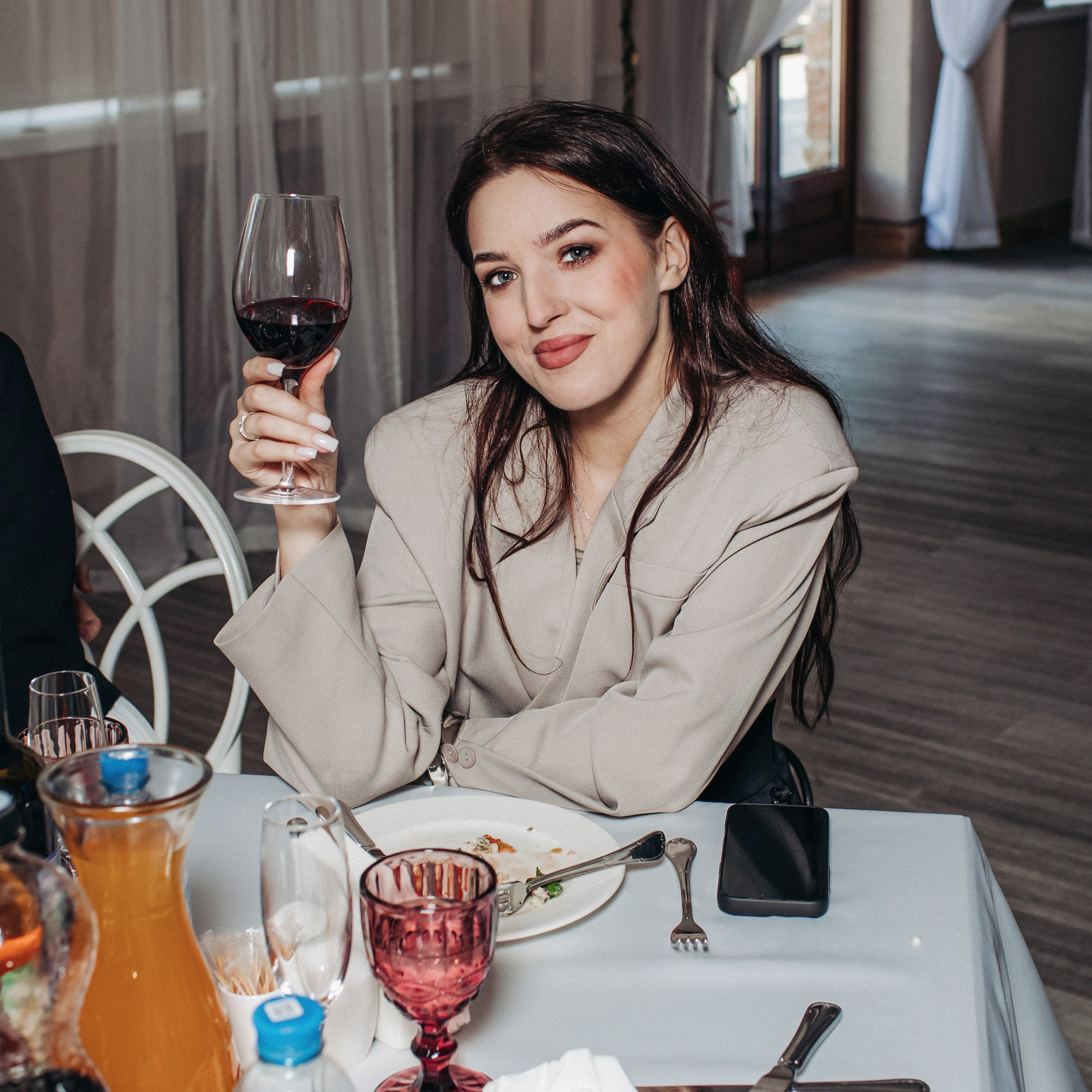 Vlad & Nadya (Saint-Petersburg, Russia). Destination wedding photographer Peter Letu