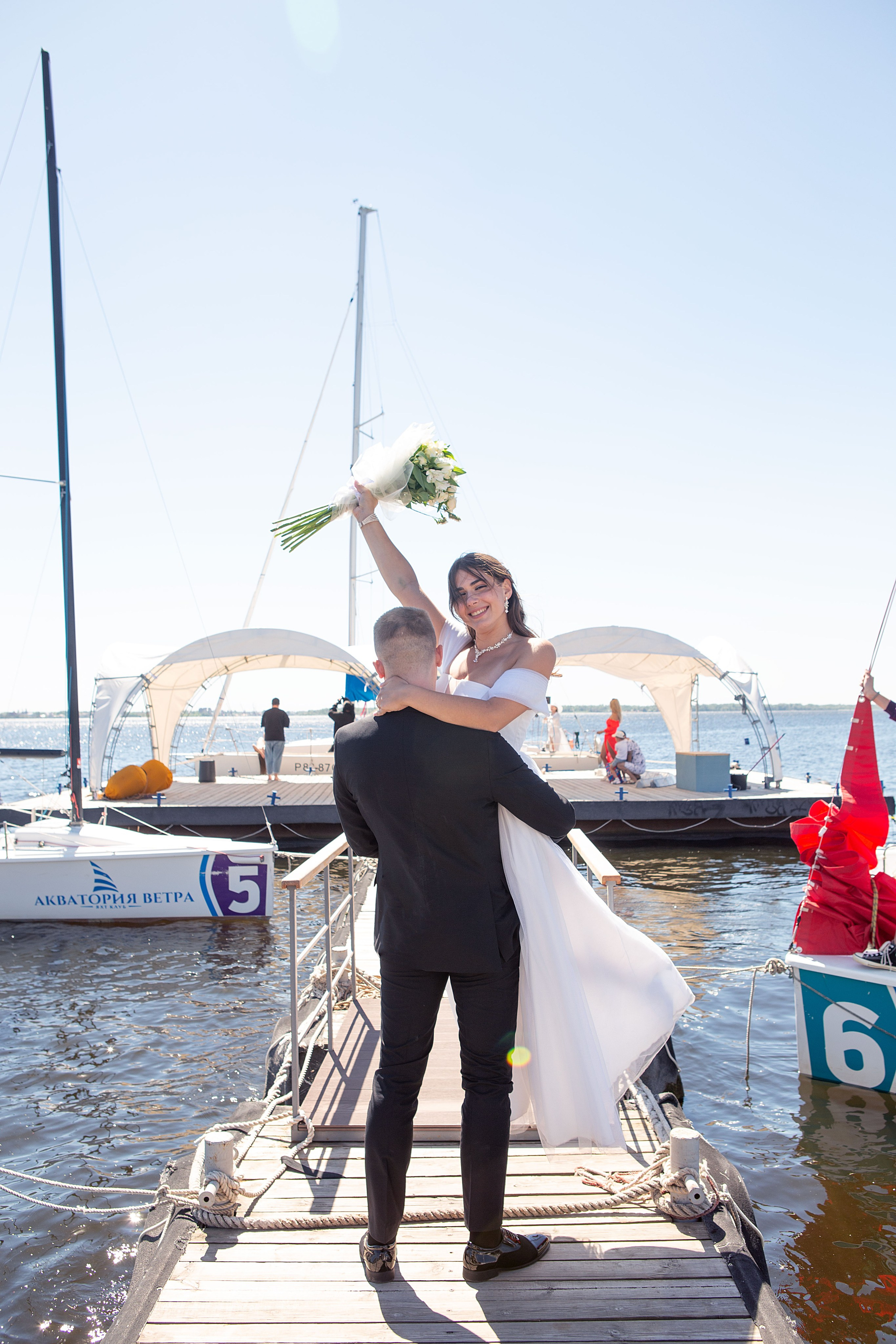 Свадебная фотосессия на пироне: Дарья и Артём. Свадебный и предметный фотограф Ренат Каламперов