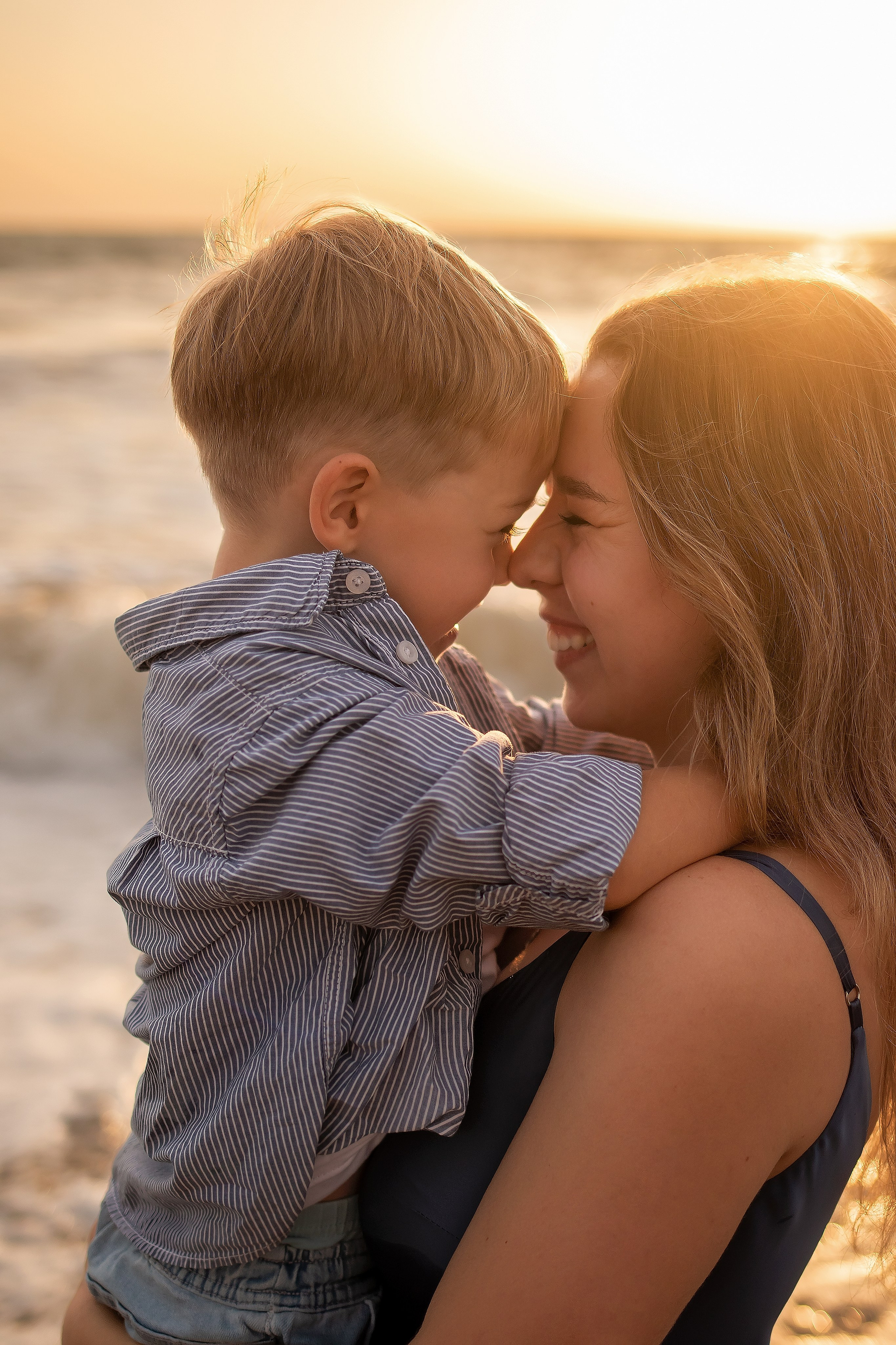 Катя и Илюша на пляже. Главная