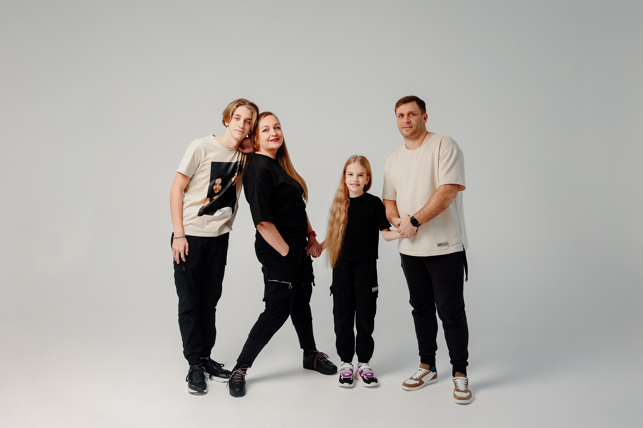 Минимализм. Фотограф Авилова Дарья ● Тюмень● Съемка больших семей ●Архив поколений