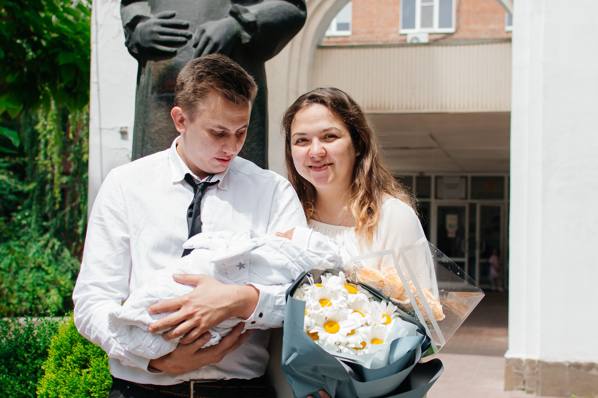 Выписка из роддома. Фотограф Ростов-на-Дону | фототерапевт