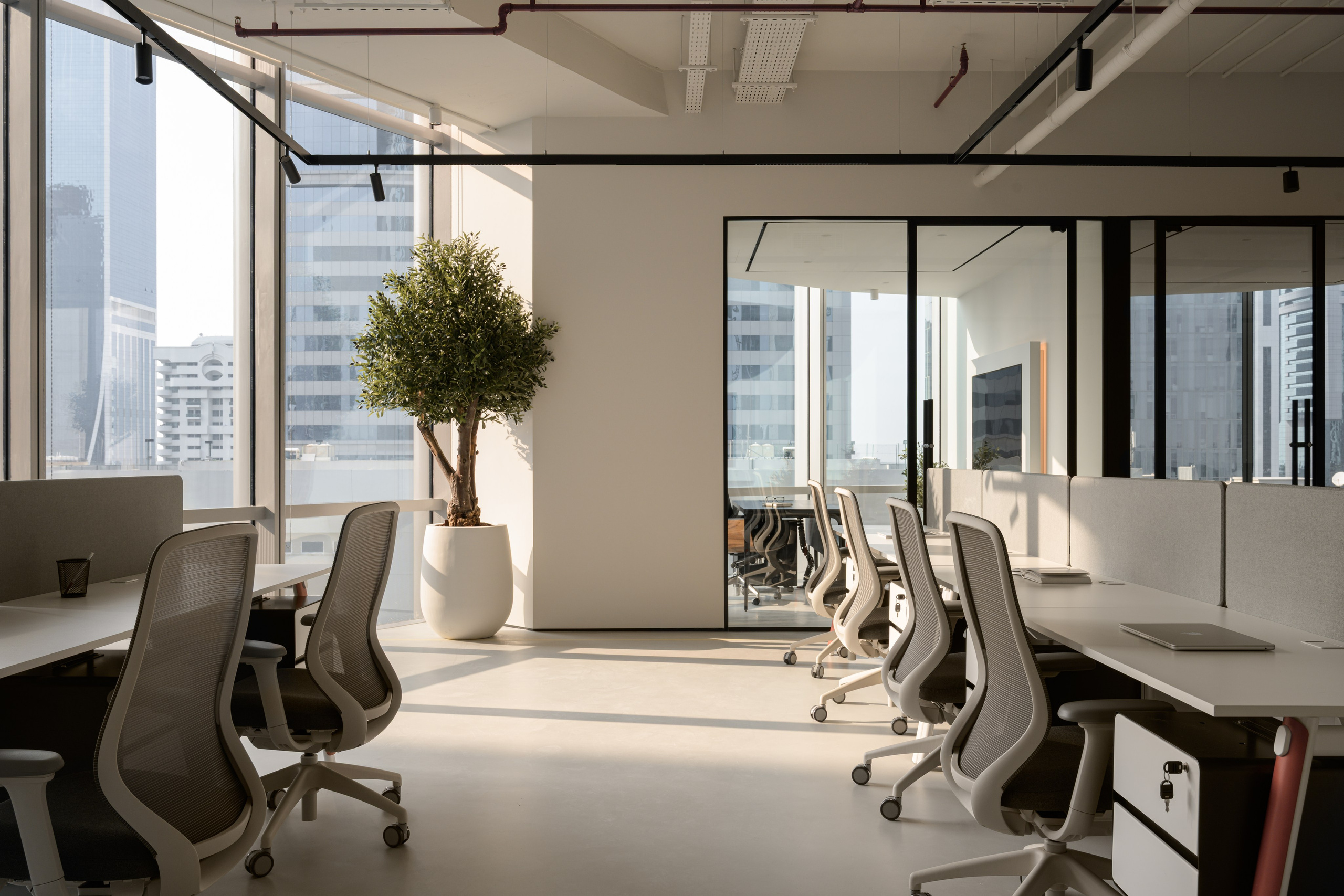DIFC Office. Interior photographer in Dubai, Vitalii Grishkov