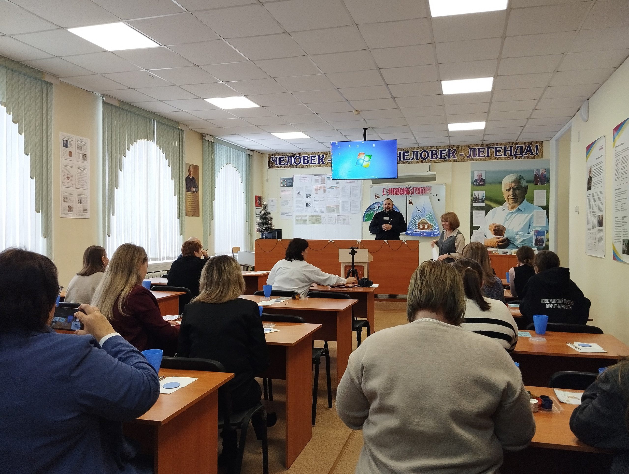 Мастер-класс в Аграрном колледже. Сувениры и подарки с Ордынской росписью | Новосибирск