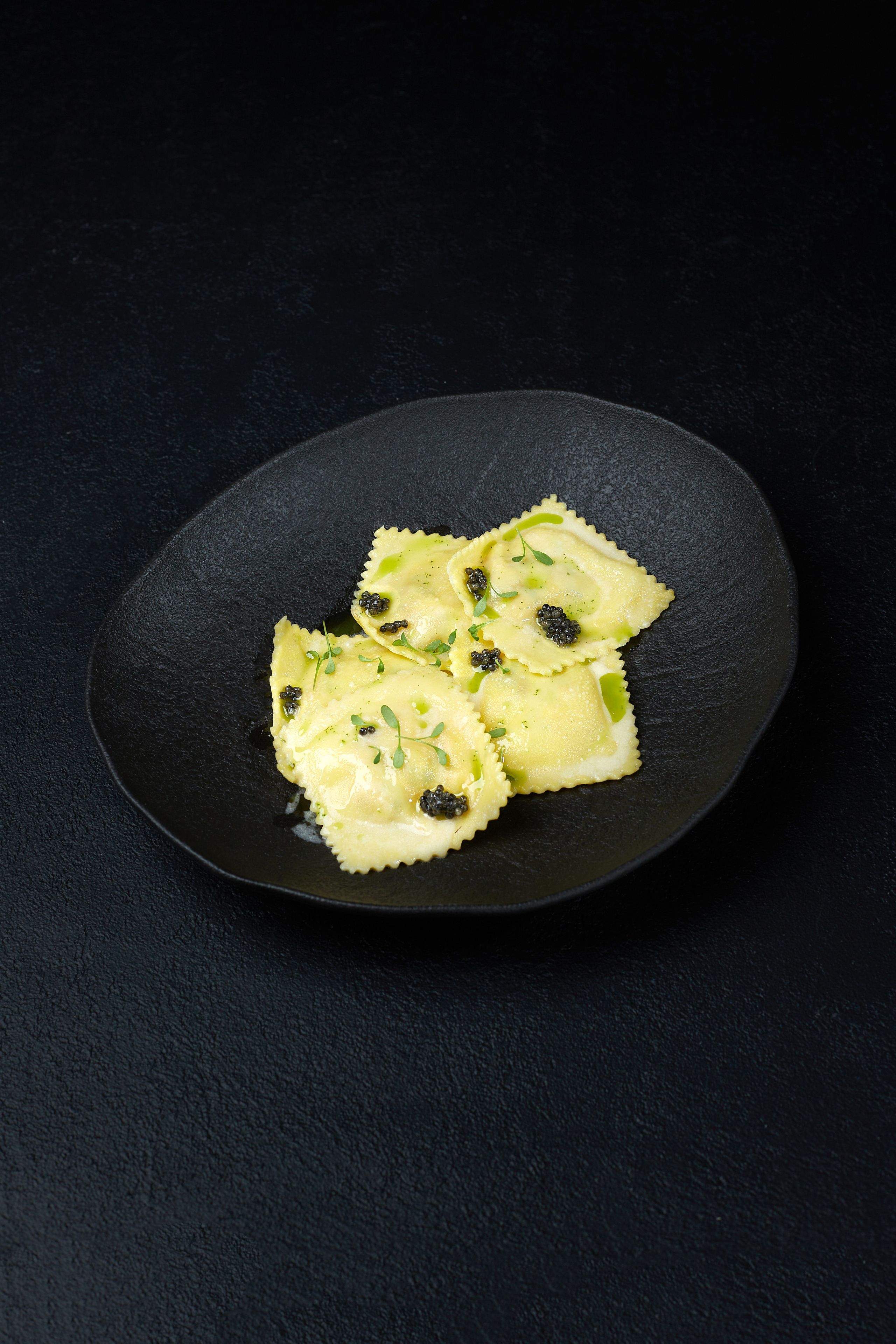 LUV. Выведите свои товары на новый уровень с профессиональной предметной фотографией. Предметный фотограф Юлия Кравченко