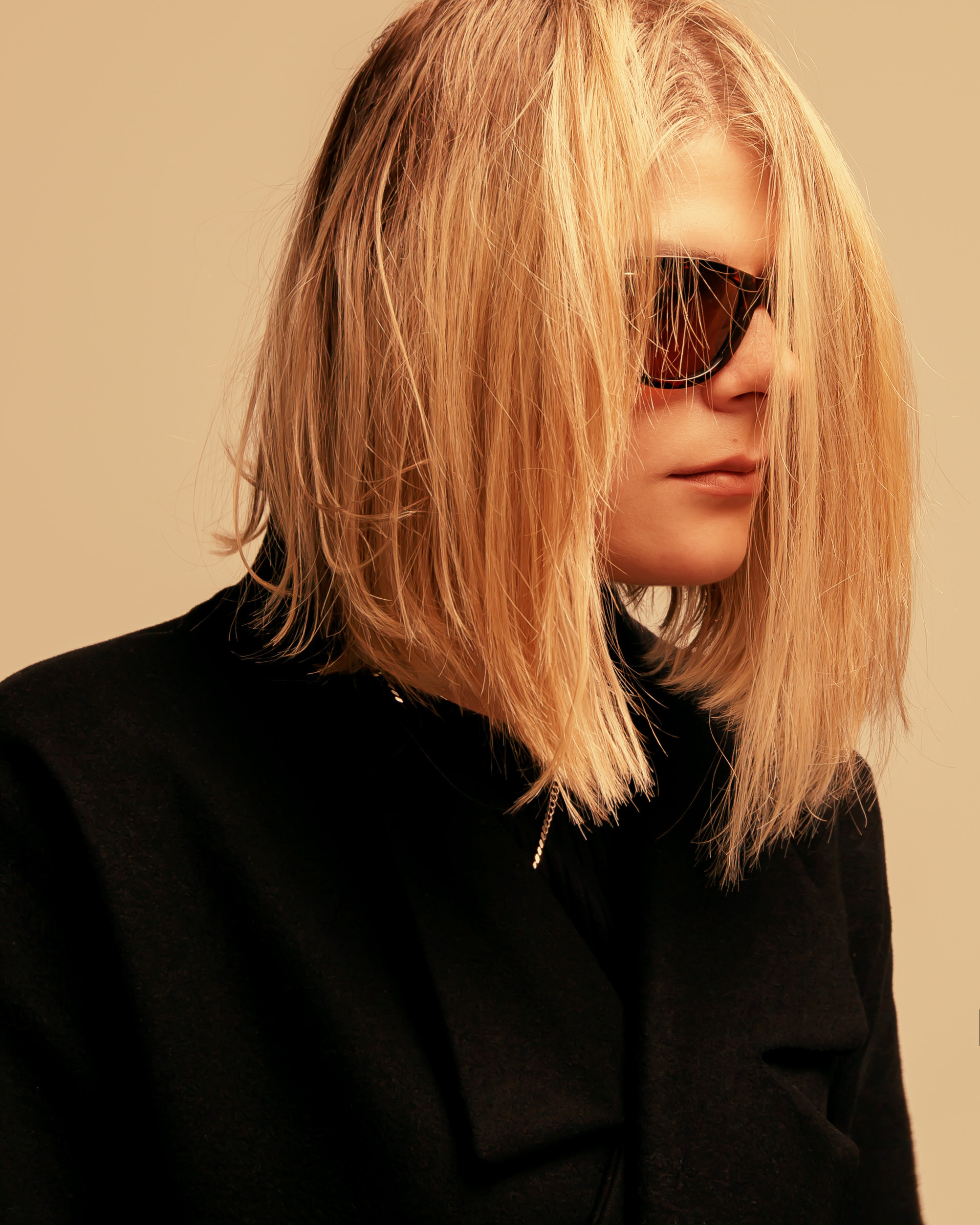 Анна К. Спасибо за проявленный интерес к моему творчеству! Меня зовут Россохат