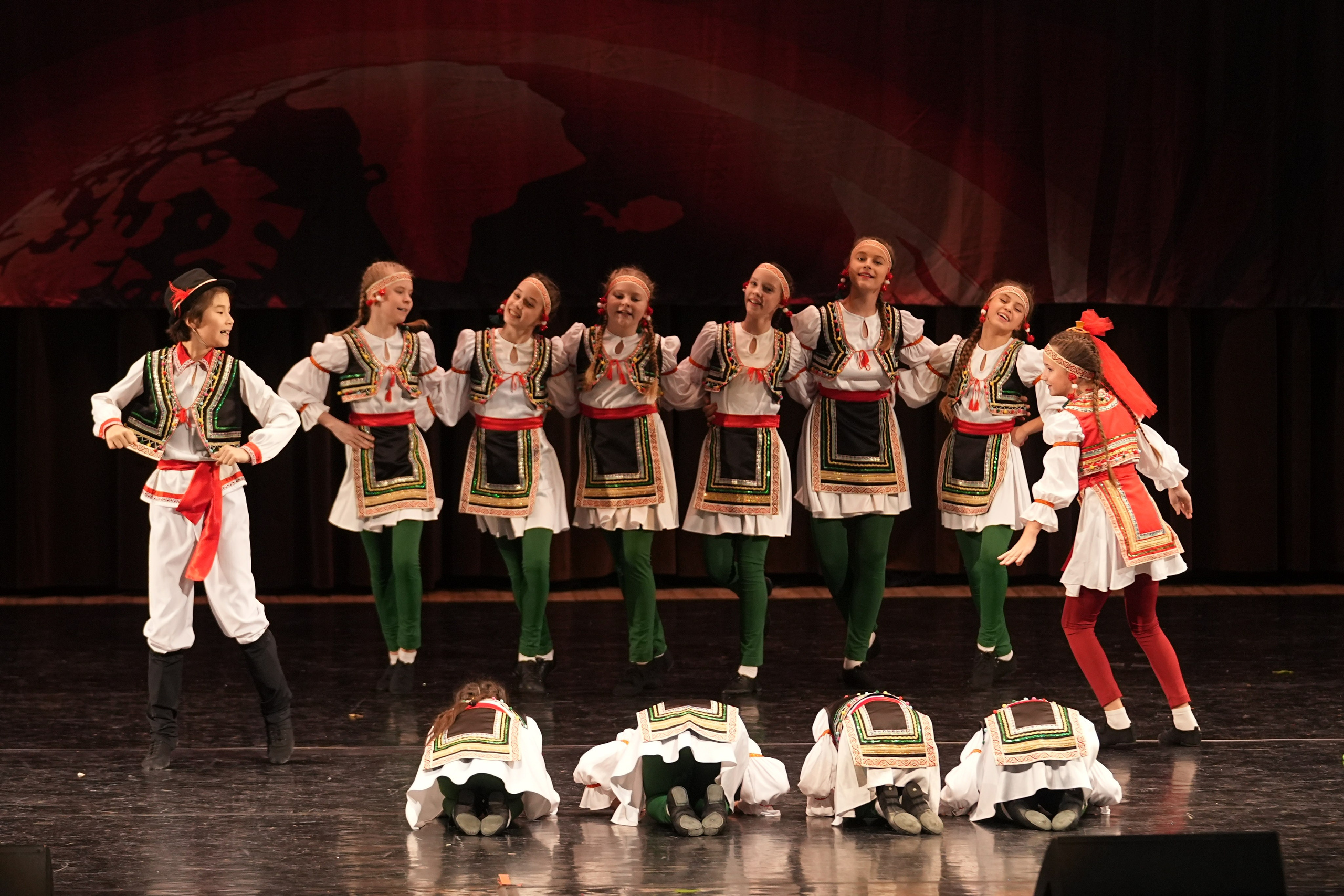 7 декабря, блок 3, г. Москва. Золотое яблочко