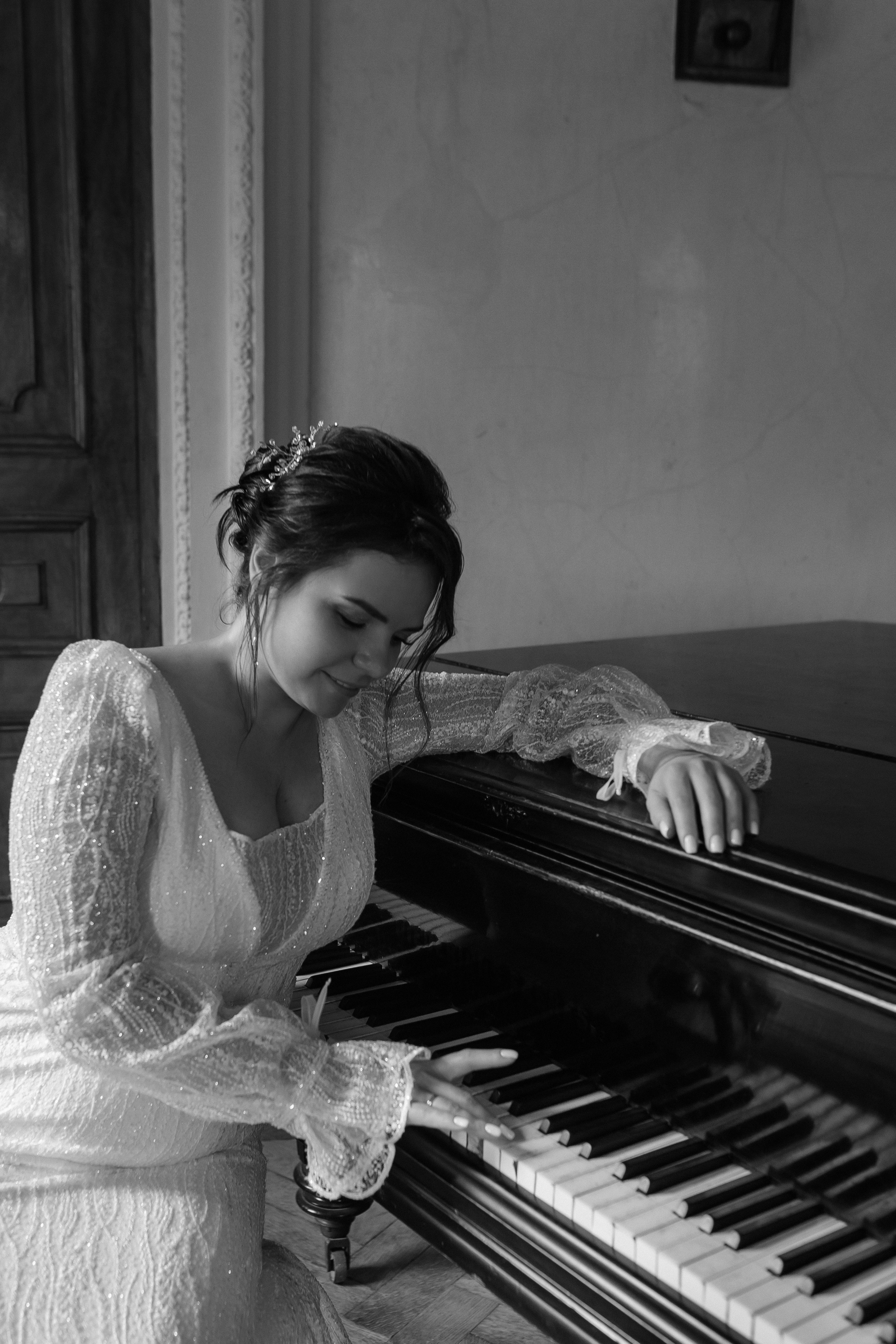 Свадебная фотосессия в Пушкинской библиотеке. Фото Радости. Свадебный и семейный фотограф в Москве Юлия Самойлова