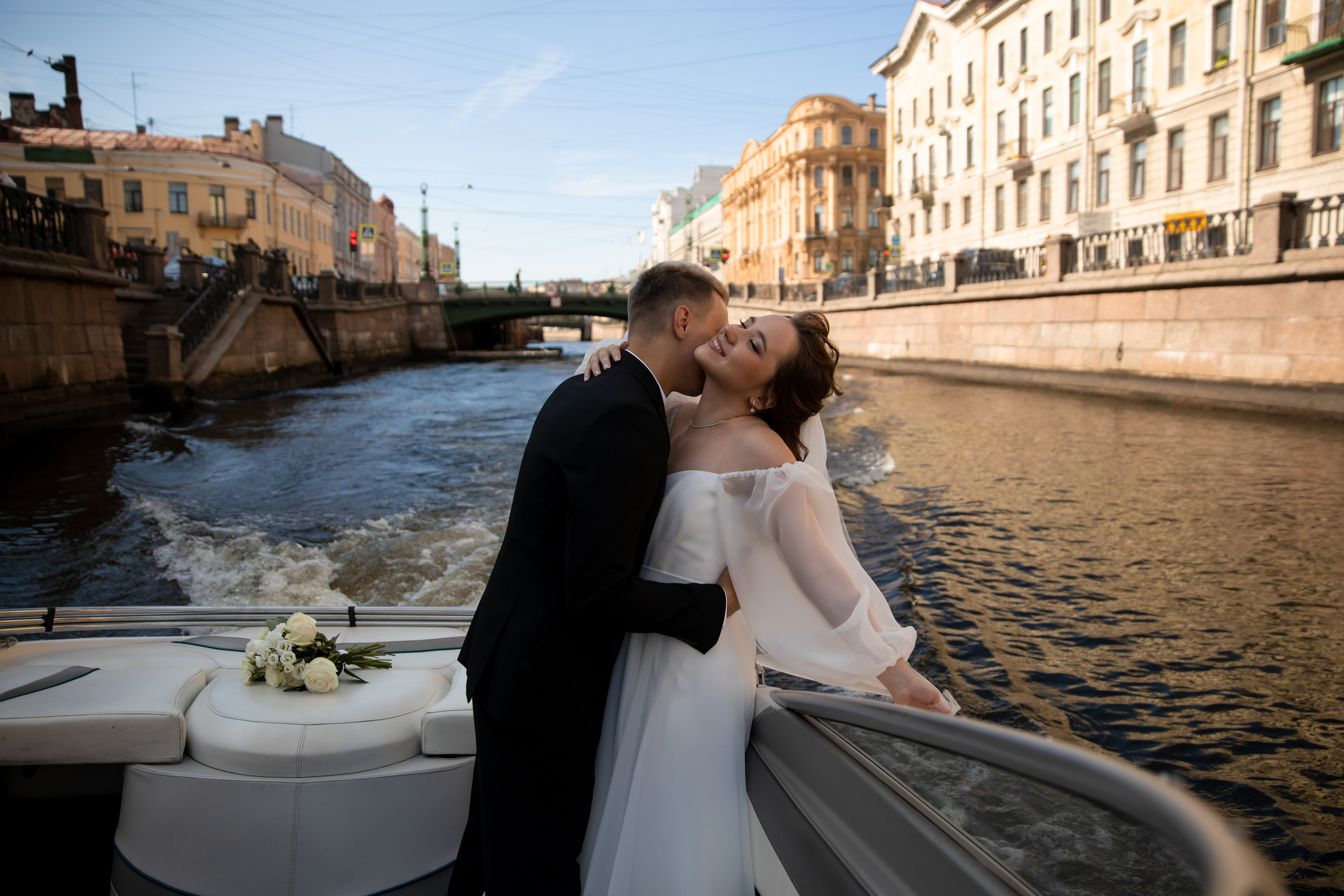Валерия и Илья / Прогулка на катере. Свадебный и семейный фотограф в Москве Диана Левченко