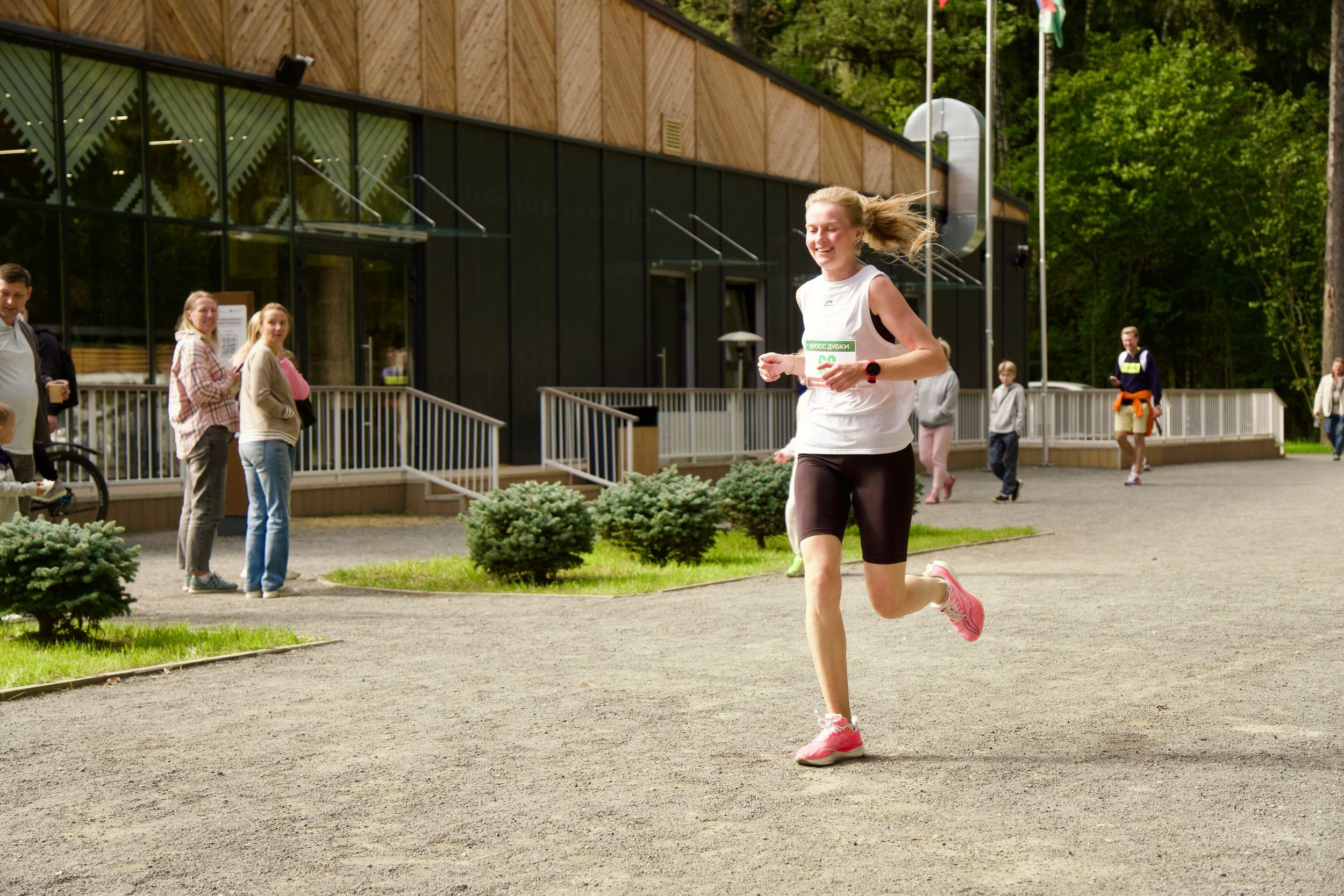Забег в парке «Дубки». Кафе «БЕЛКА НАШЕПТАЛА». Ну оооочень концептуальное кафе