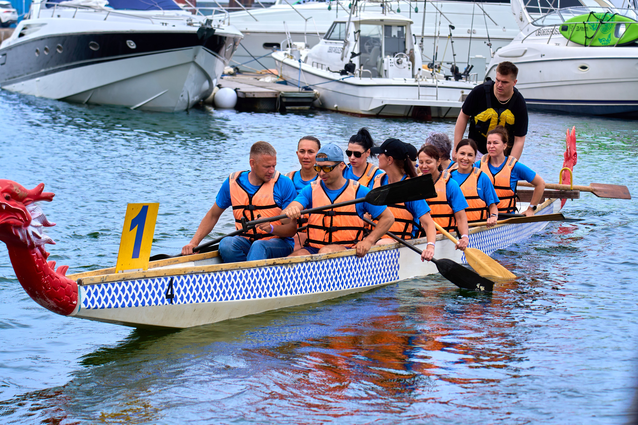 Соревнования на лодках дракон Айс Юнион. Фотограф во Владивостоке