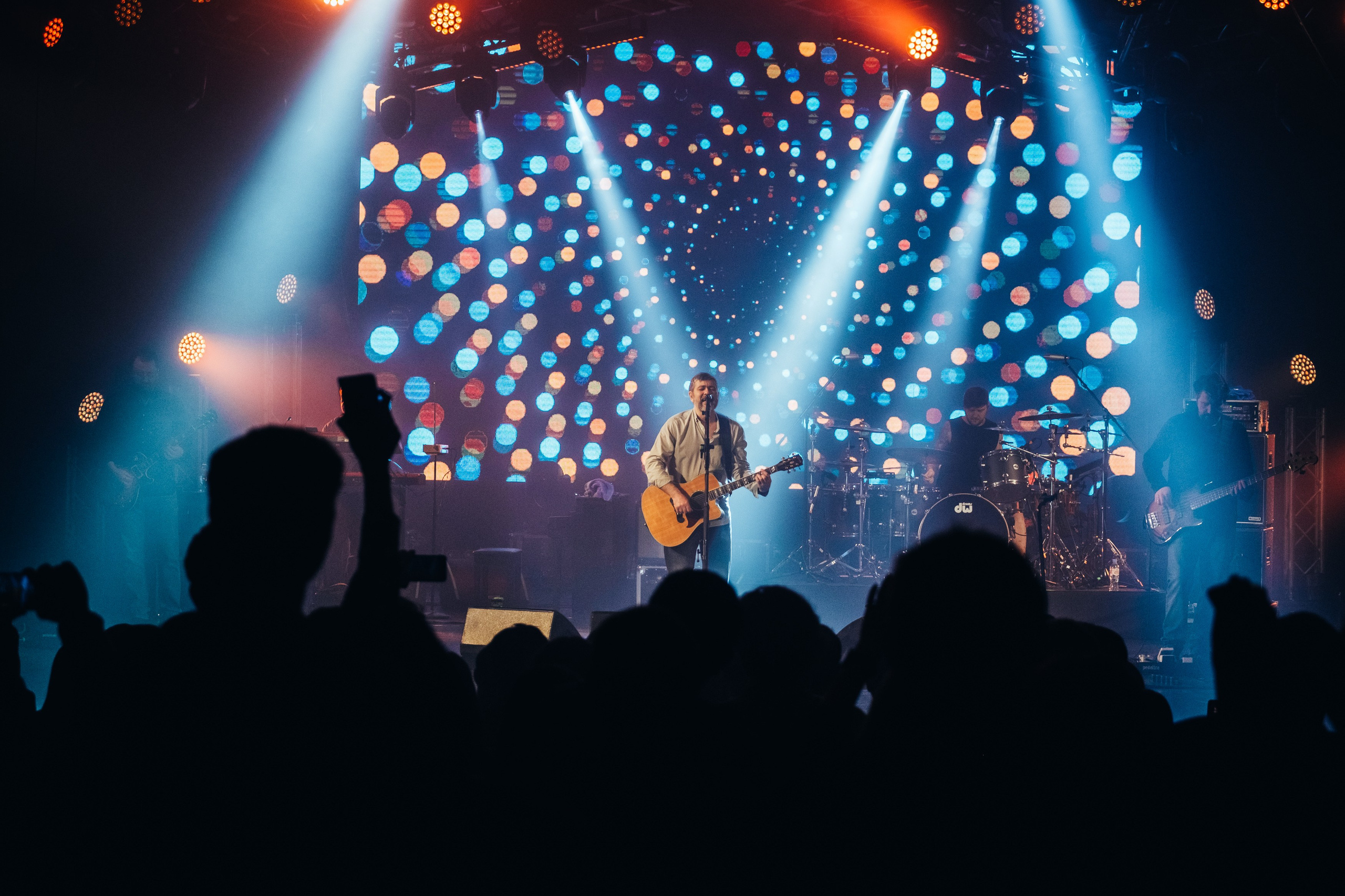 Концертный фотограф Виктор Гагарин. Снимаю крутые концерты в Сибири. Профессиональный фотограф Виктор Гагарин — Промышленная, Event, Портретная, Репортажная съемка в Новокузнецке, Кемерово, Новосибирске