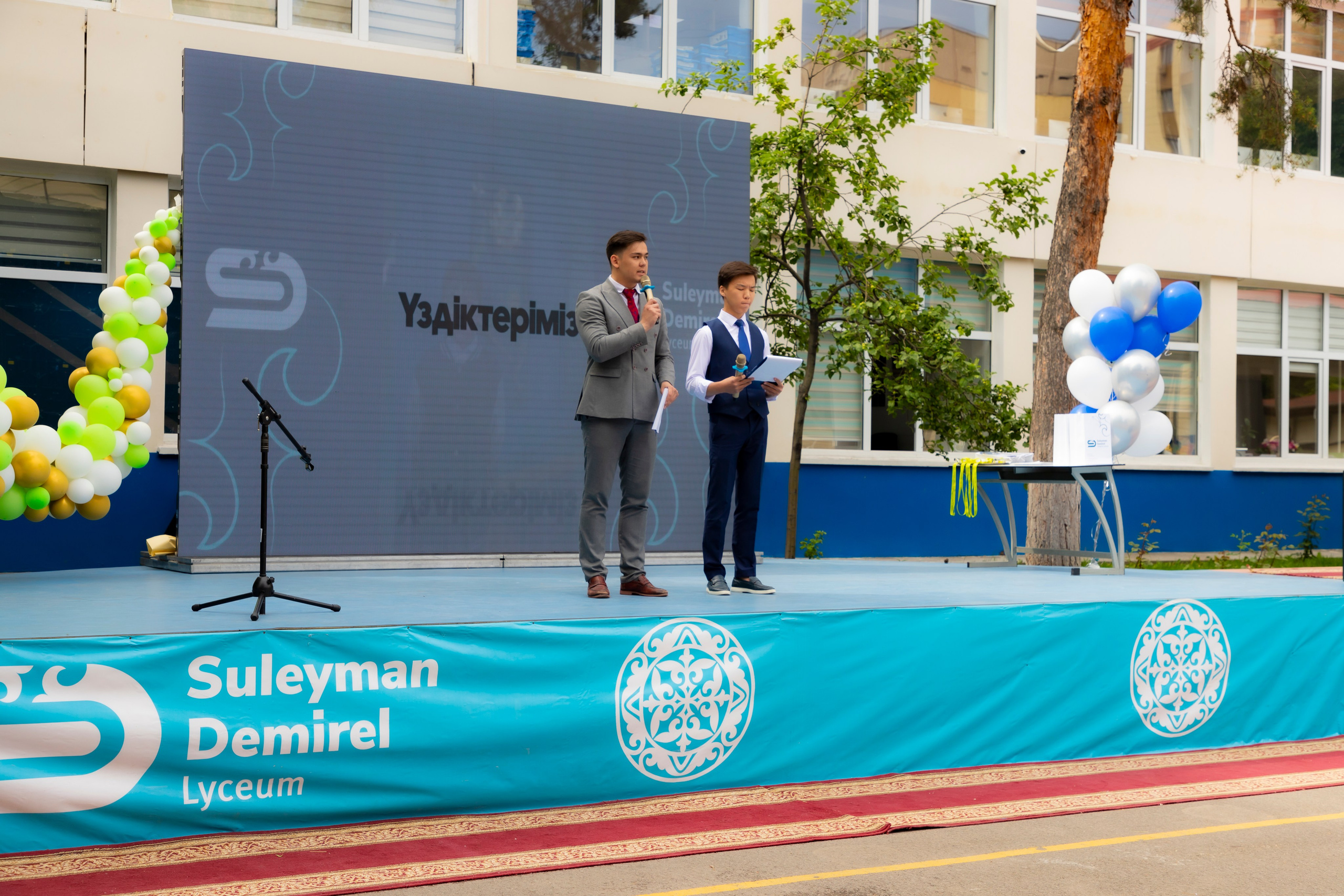 Выпускной Suleyman Demirel. Фотограф