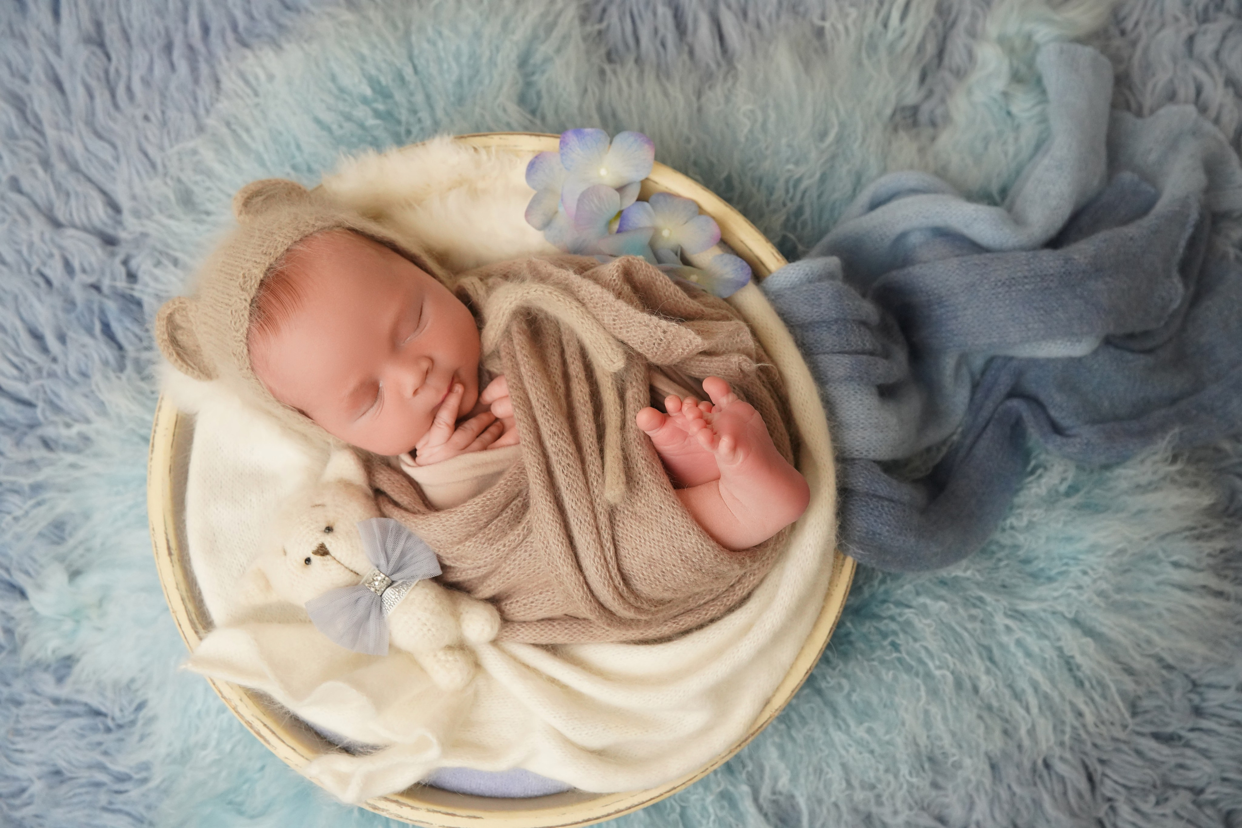 Мальчики. Фотограф новорожденных. Семейный и детский фотограф в городе Сургуте