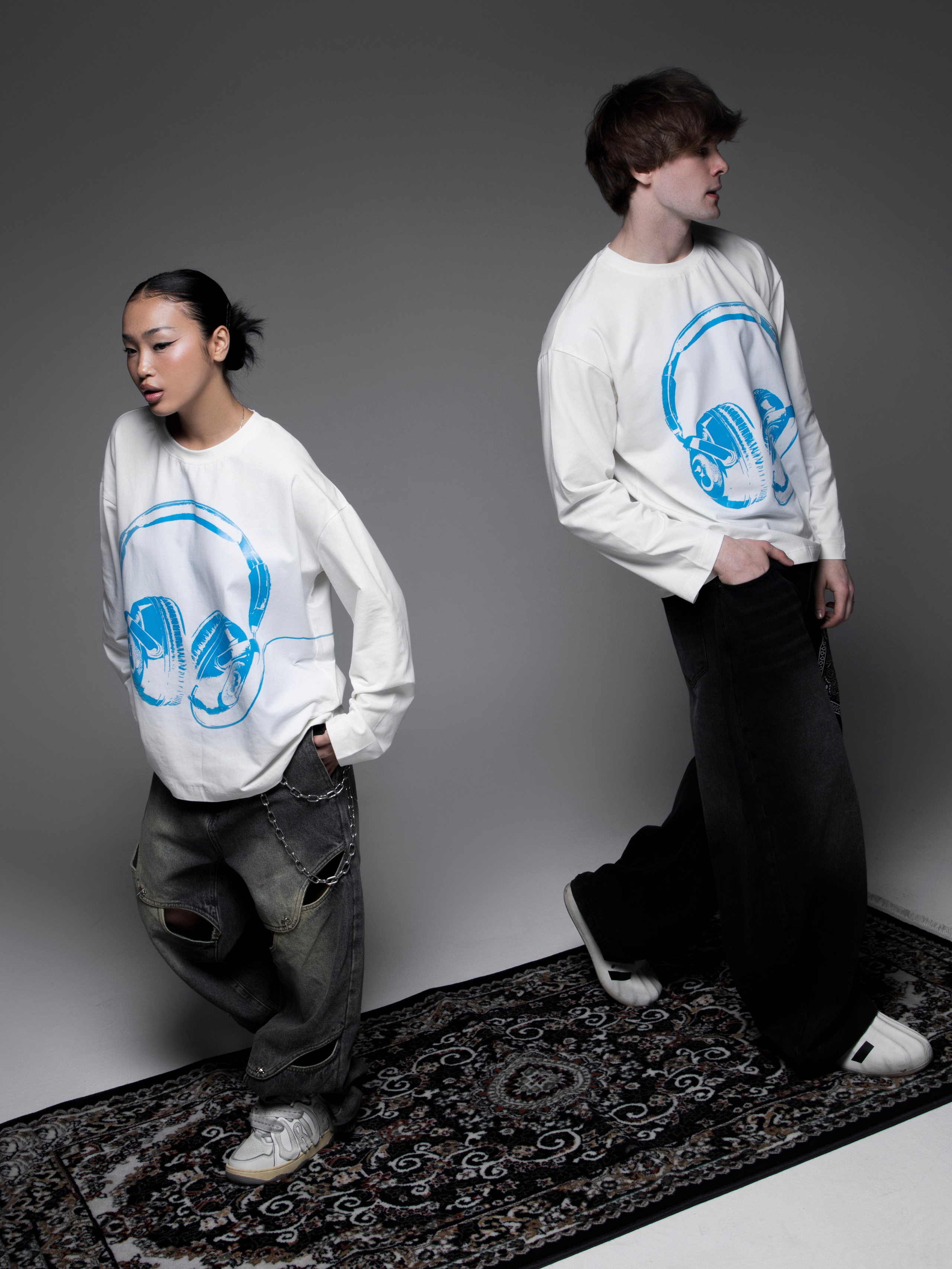 КАТАЛОГ | серый фон. RUNA production — стильные съемки для брендов