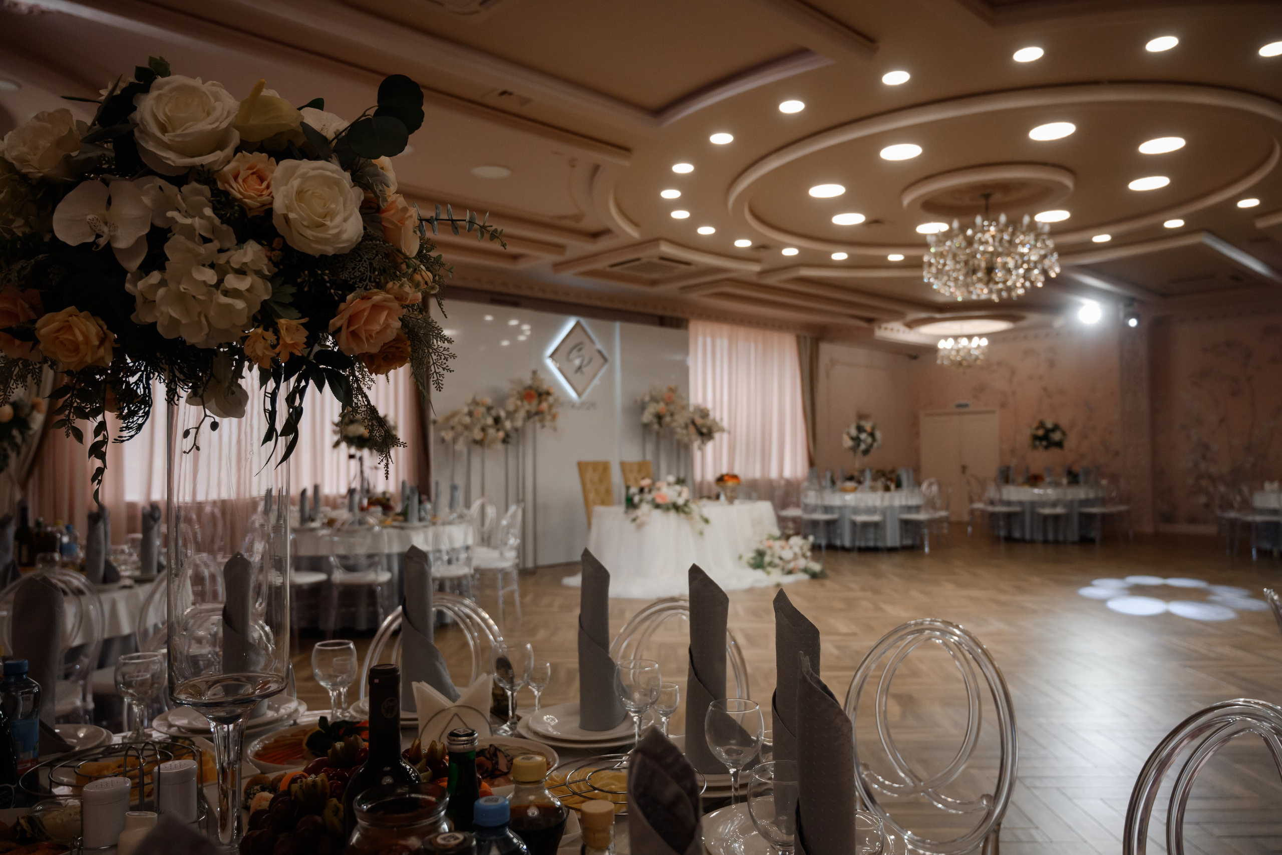 С + К. Свадебный фотограф в г. Астрахань. Так же выезжаю в другие города