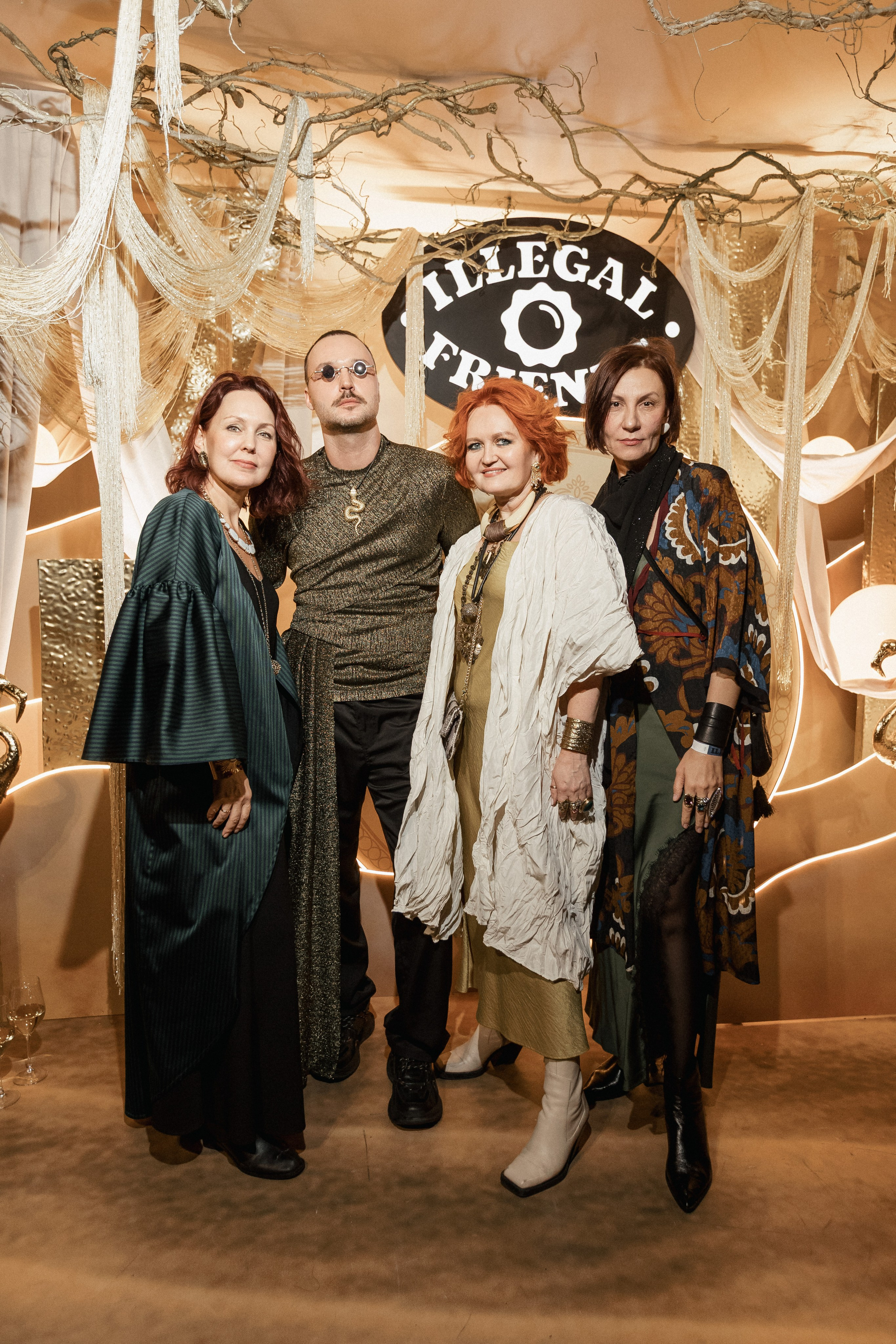 ILLEGAL FRIENDS — MIRAGE [PART I]. СВОИ. ФОТООТЧЕТЫ-СОБЫТИЯ-МЕСТА