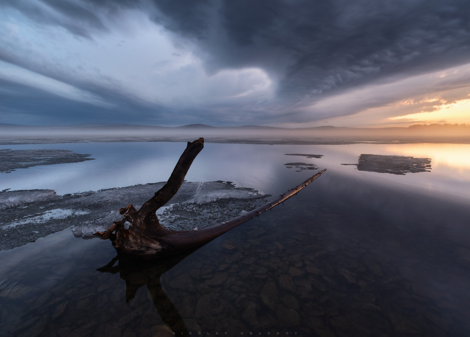 Тихий вечер у воды: фотографии природы с берега Черноисточинского пруда под Нижним Тагилом.