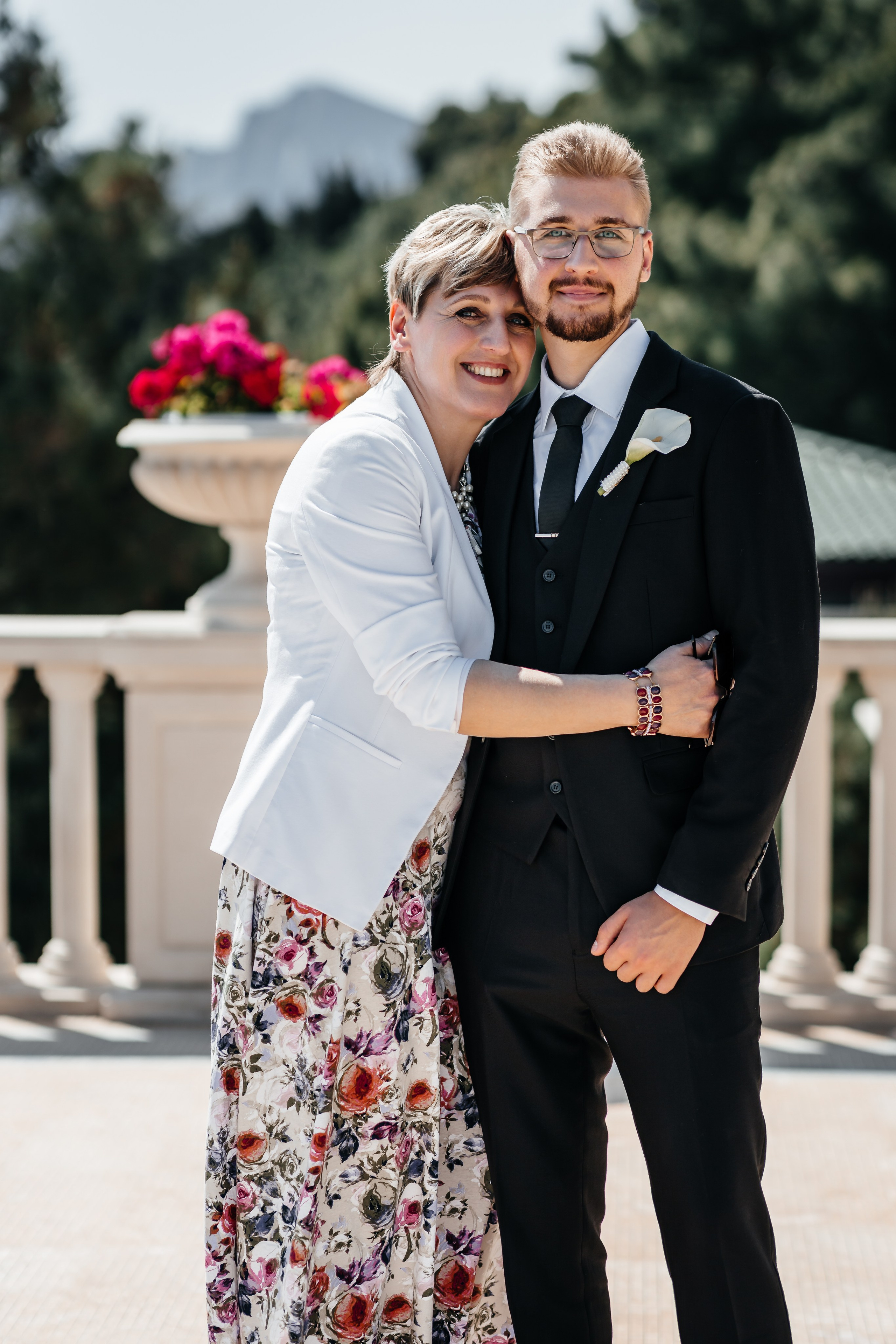 Анонс свадьбы Иры и Никиты. Прогулка в отеле Крымский Бриз. Свадебный фотограф в Крыму и Севастополе Ольга Баскакова