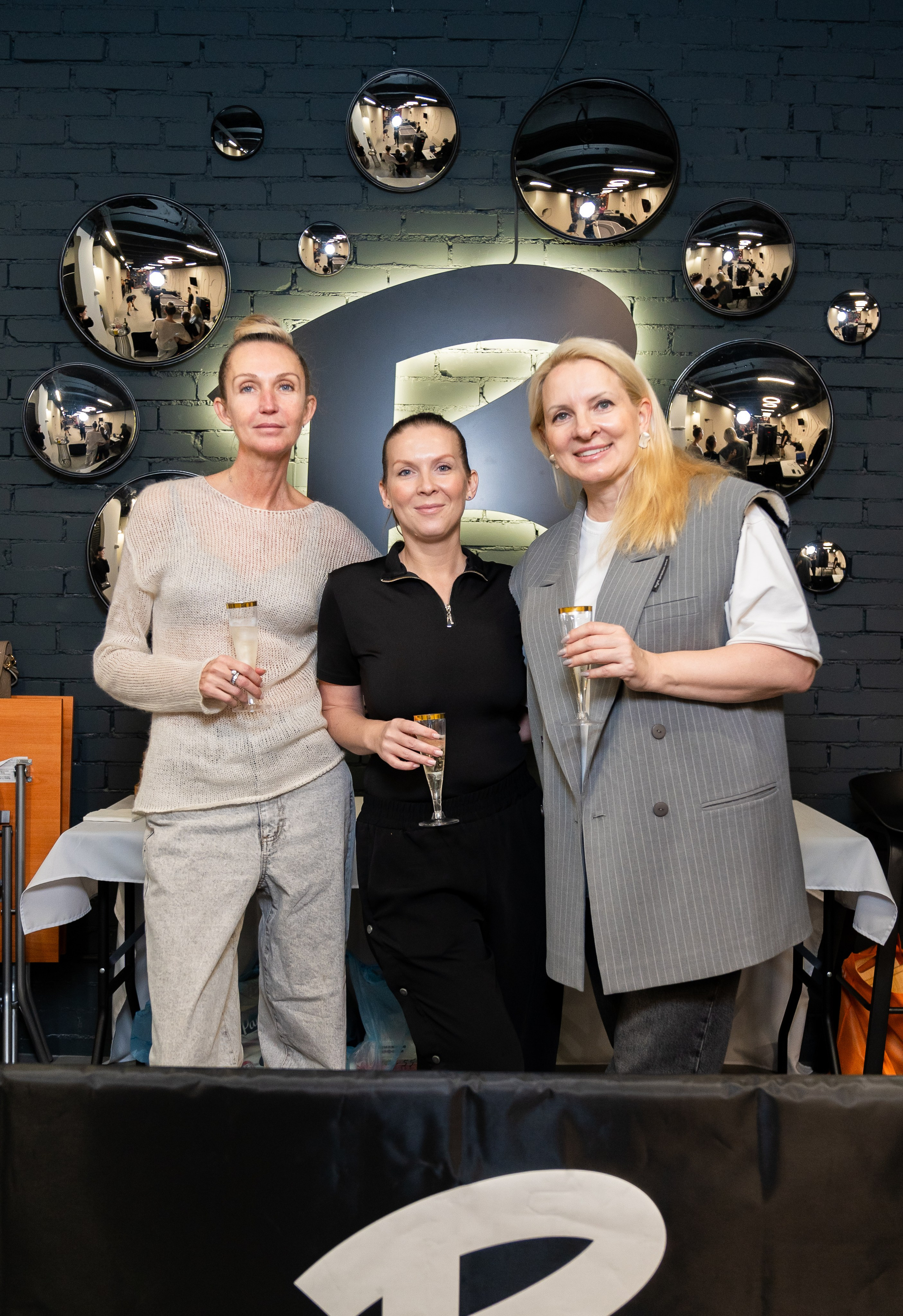 Пинг-понг клуб Ракетка, Брусницын квартал, клуб Ракетка Санкт-Петербург, клуб настольного тенниса в Санкт-Петербурге, пинг-понг клуб в Брусницын квартале Санкт-Петербург 