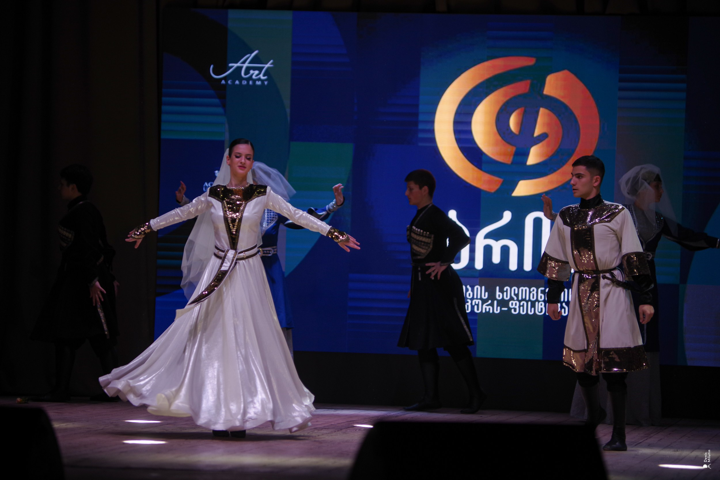 Танцы в Хоби. Портретный фотограф Денис Милютин