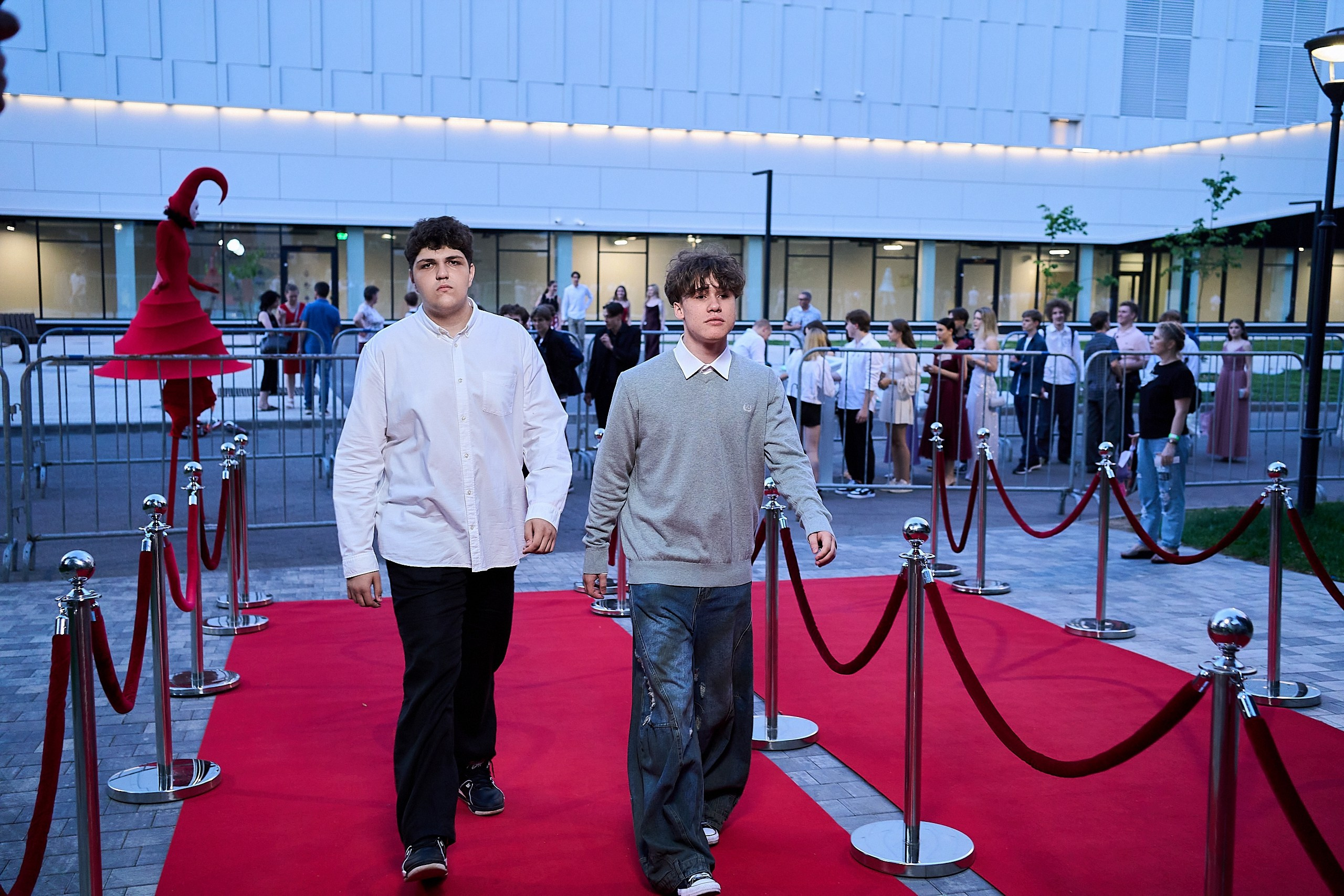 Выпускной 2024 концертный зал Академия ВТБ. Фотограф и Видеограф в Москве. Олег Корушев