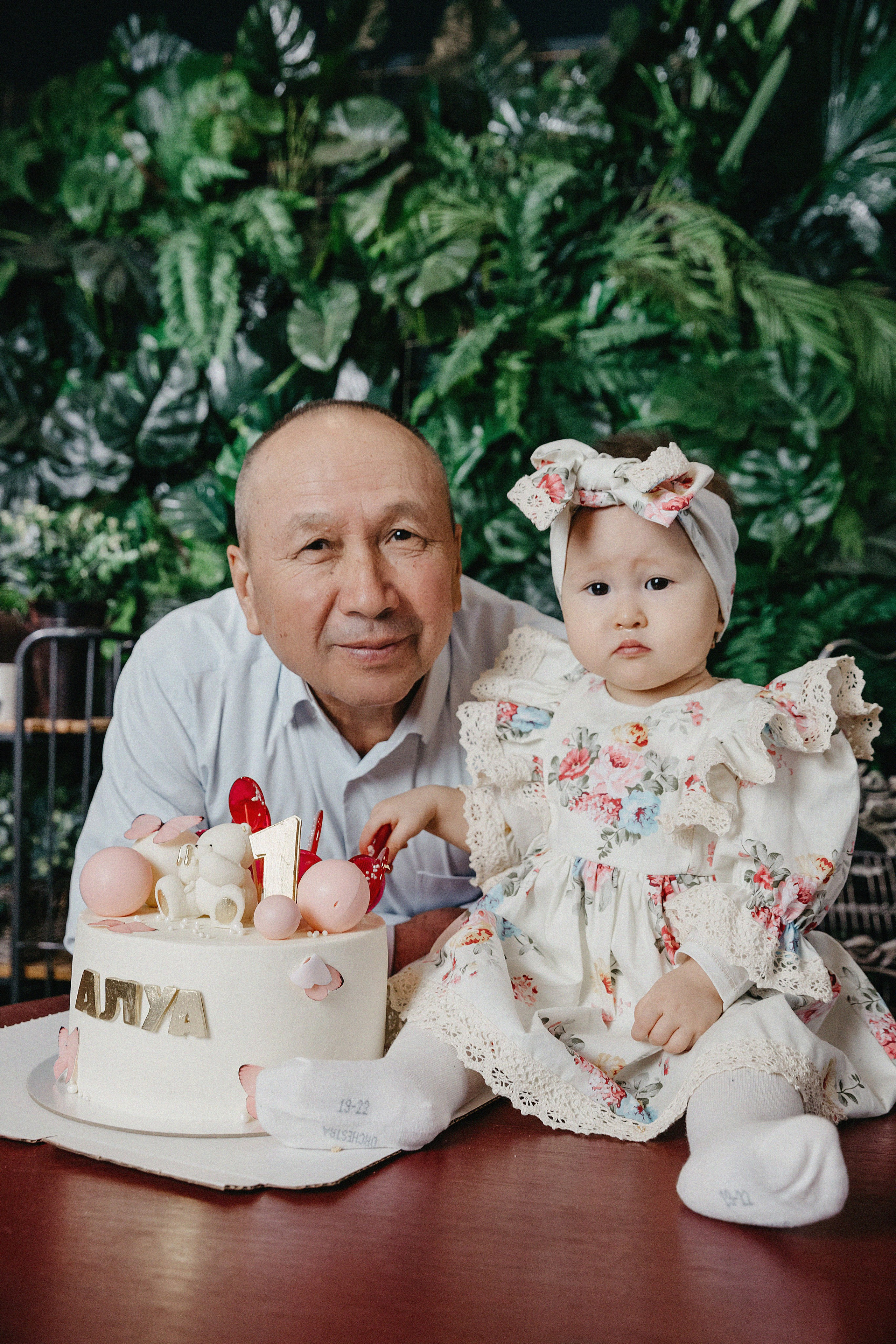 Семейная фотосессия в фотостудии 2Stula. Свадебный, семейный и портретный фотограф в Алматы, Костанай