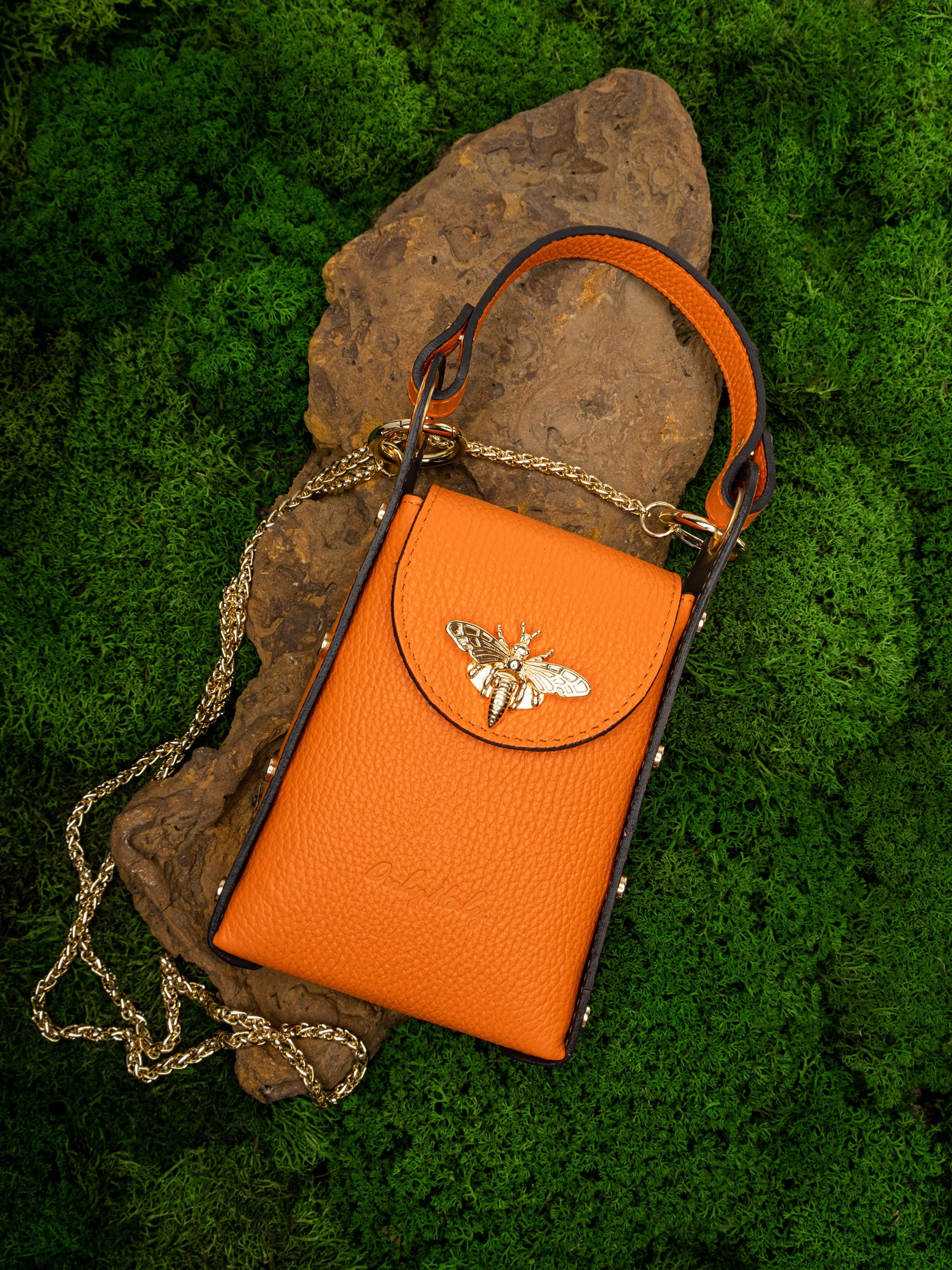 Предметная съёмка сумок для маркетплейсов. Предметный фотограф в Симферополе Антон Катунин