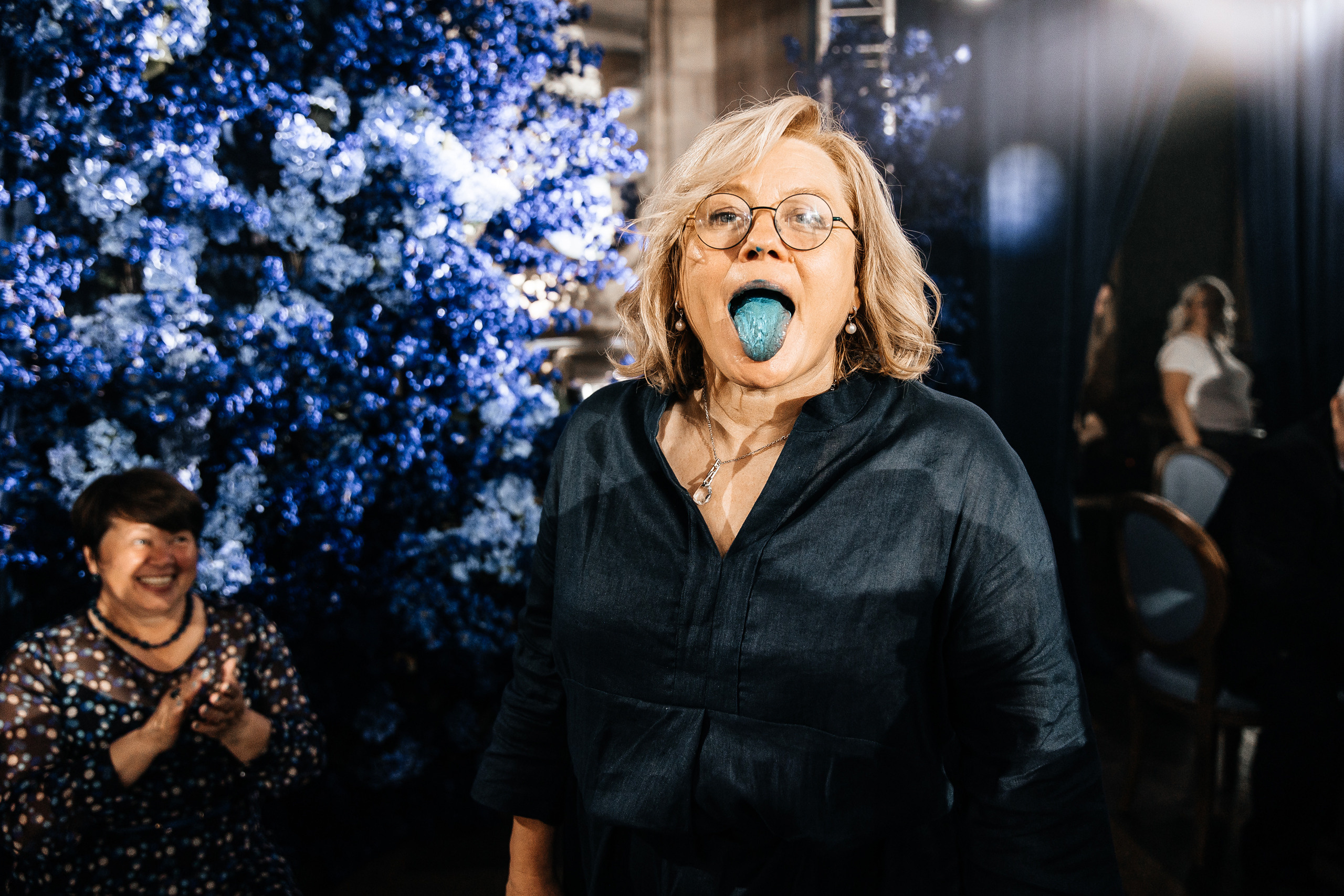 Здравствуйте! Я свадебный фотограф из Ульяновска, работаю в том числе по всей России и с выездом за границу. Снимаю свадьбы, lovestory, корпоративы, светский репортаж. Провожу обучение по фотографии, мастер-классы и воркшопы для других фотографов.