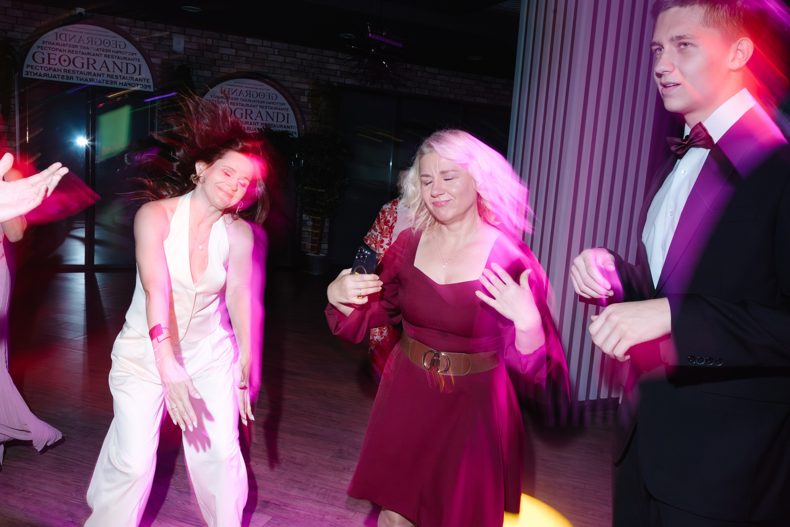 Выпускной 9В класса 2025. Артур Иликчян — Wedding & Event фотограф в Краснодаре