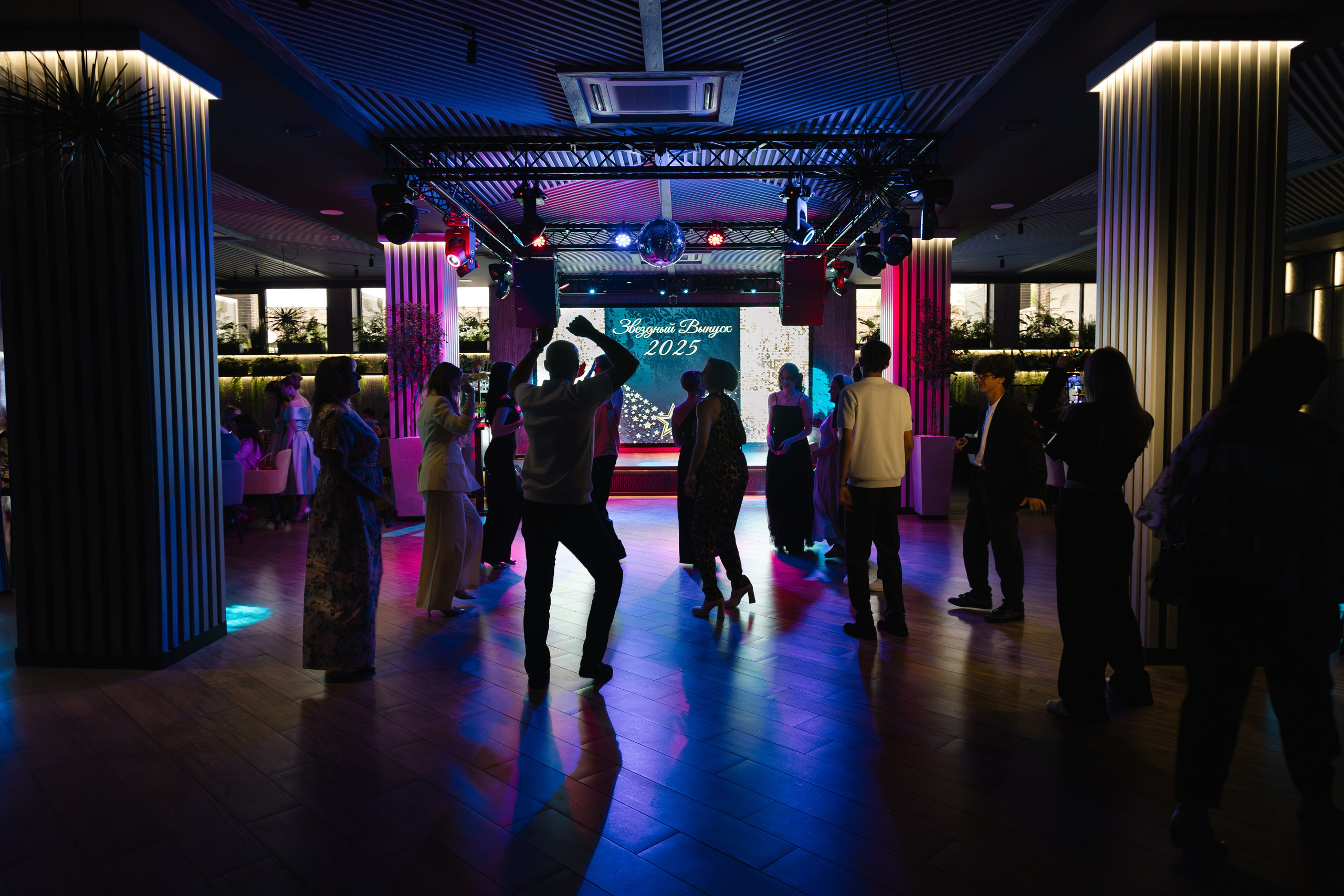 Выпускной 9В класса 2025. Артур Иликчян — Wedding & Event фотограф в Краснодаре